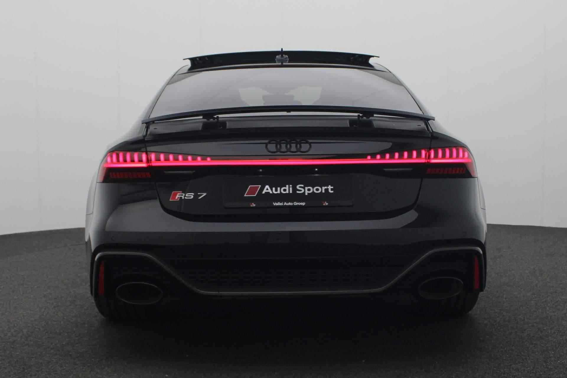 Audi RS7 Sportback 4.0 TFSI 600PK tiptronic quattro | Pano | Carbon | Keramisch | 360 Cam | HUD | Leder | 22 inch - 24/53