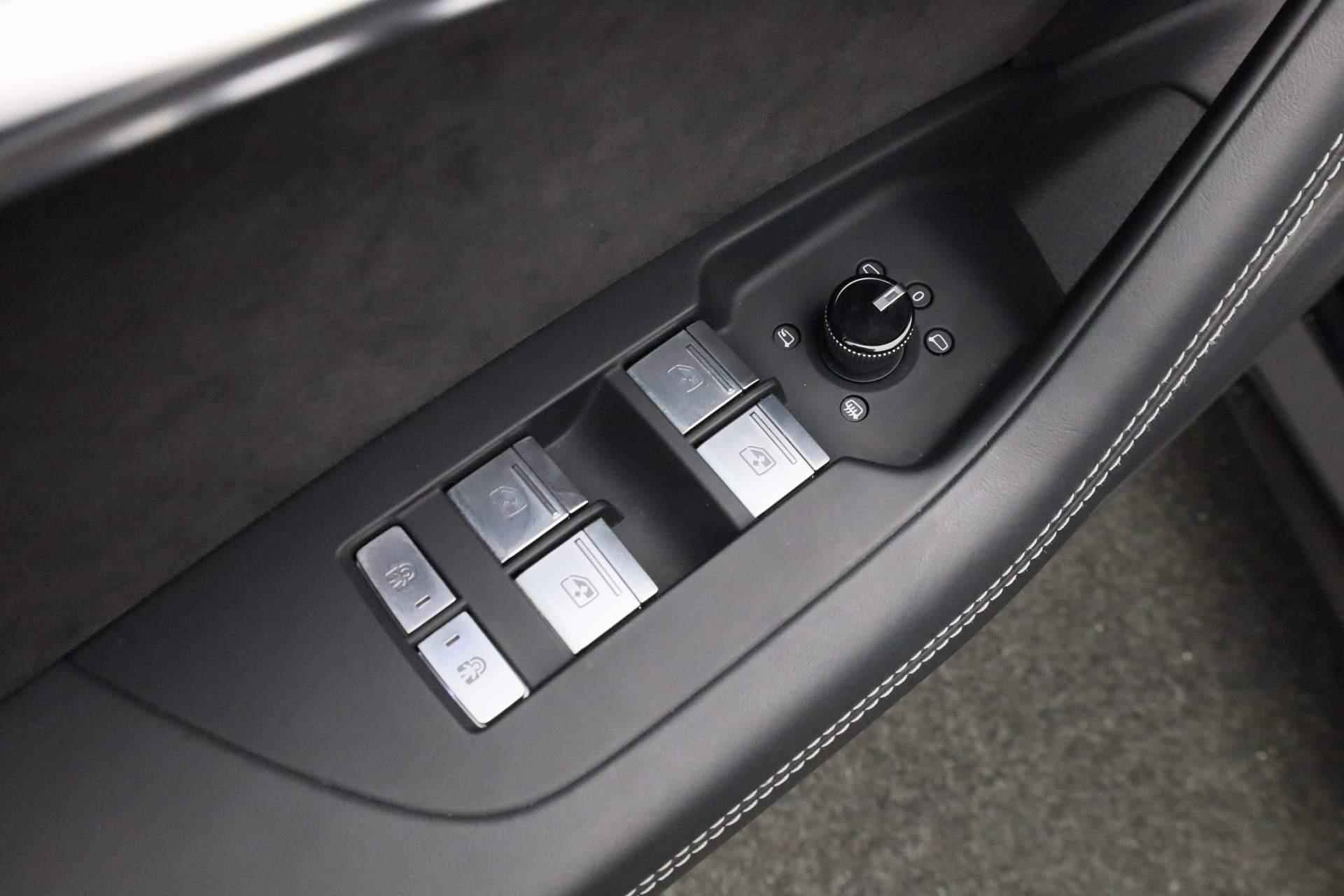 Audi RS7 Sportback 4.0 TFSI 600PK tiptronic quattro | Pano | Carbon | Keramisch | 360 Cam | HUD | Leder | 22 inch - 30/53