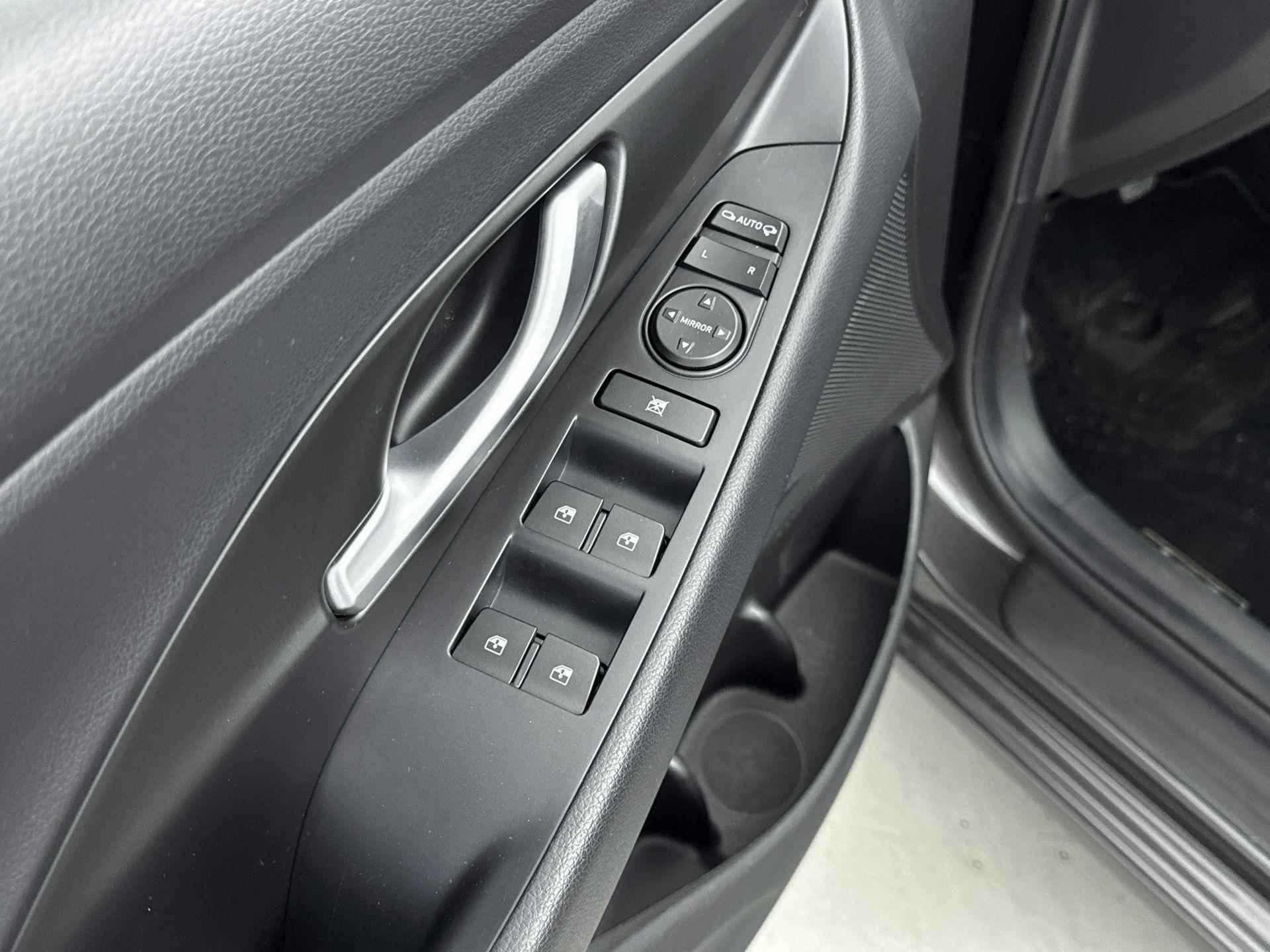 Hyundai i30 Wagon 1.0 T-GDI COMFORT | NAVI | CAMERA | CLIMA | CRUISE | I-KEY | 17'' LMVELGEN | HALF LEDER | - 24/33