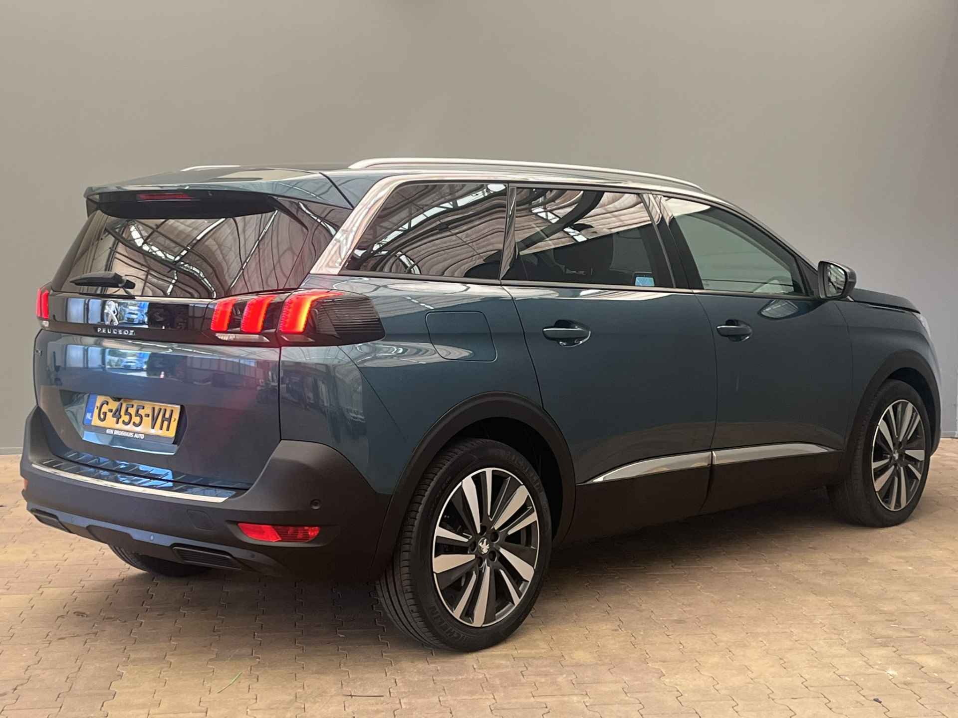 Peugeot 5008 1.2 130PK Allure Automaat | Camera Voor+Achter | Elek. Achterklep | Navigatie | Stoelverwarming | 18" Lichtmetaal | Digitaal Dashboard | Apple/Android Carplay | LED | Bluetooth - 3/71