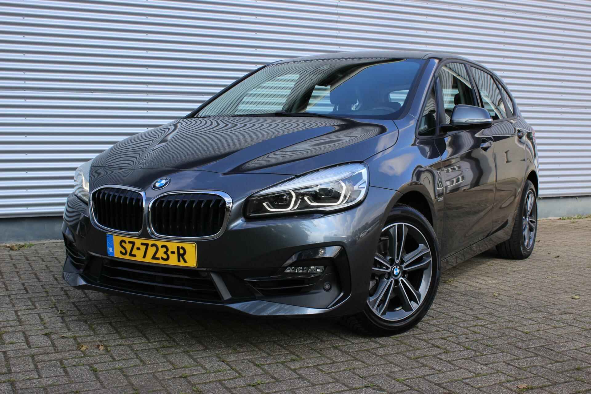 BMW 2-serie Active Tourer 218i Executive Sport Line // Trekhaak afneembaar - Navigatie - Camera - Inclusief 12 maanden garantie - 2/29