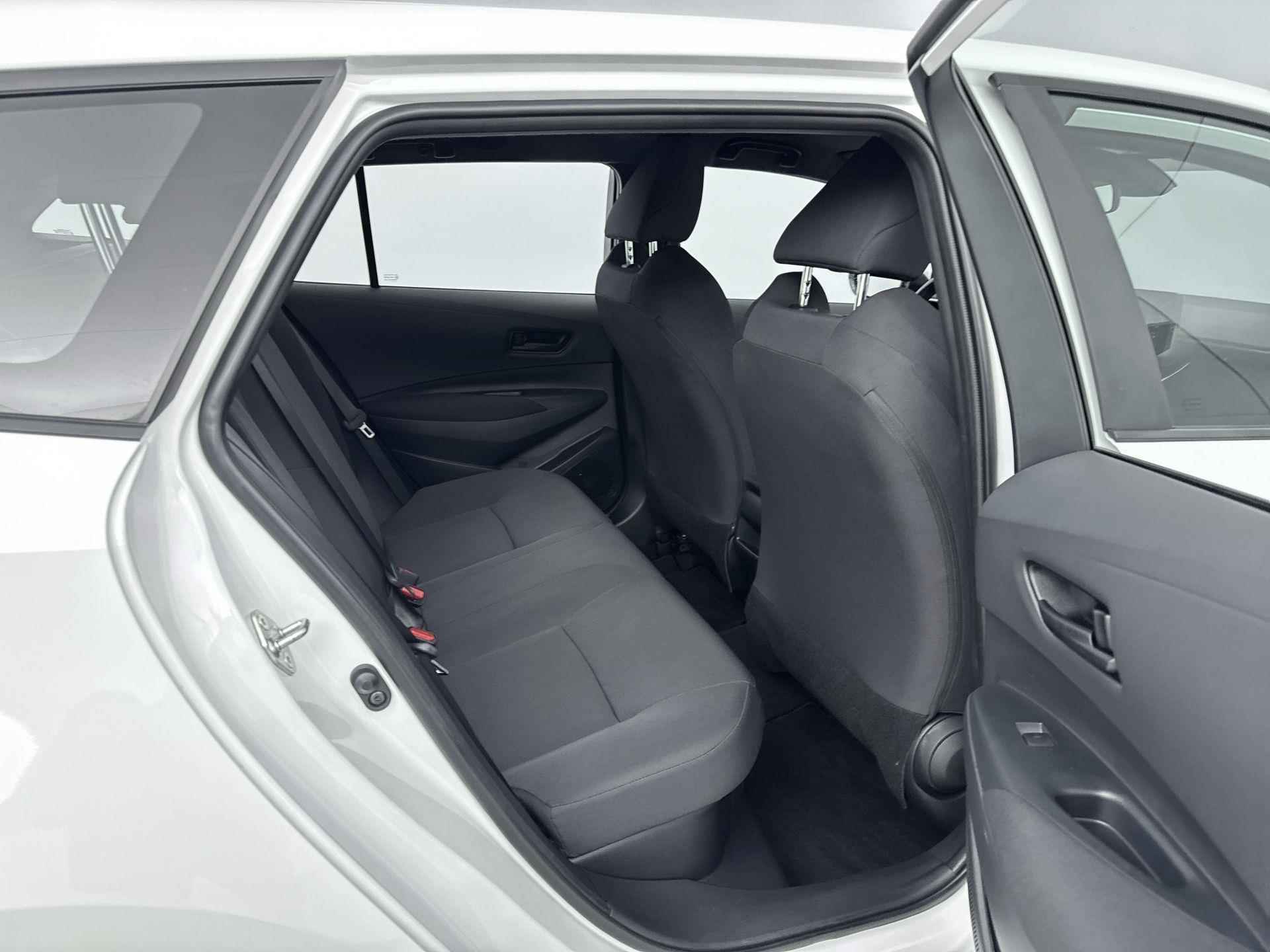 Toyota Corolla Touring Sports Hybrid Comfort 122pk Automaat | Climate Control | Camera | Adaptieve Cruise Control | Rijstrooksensor | Parkeersensoren Achter - 18/31