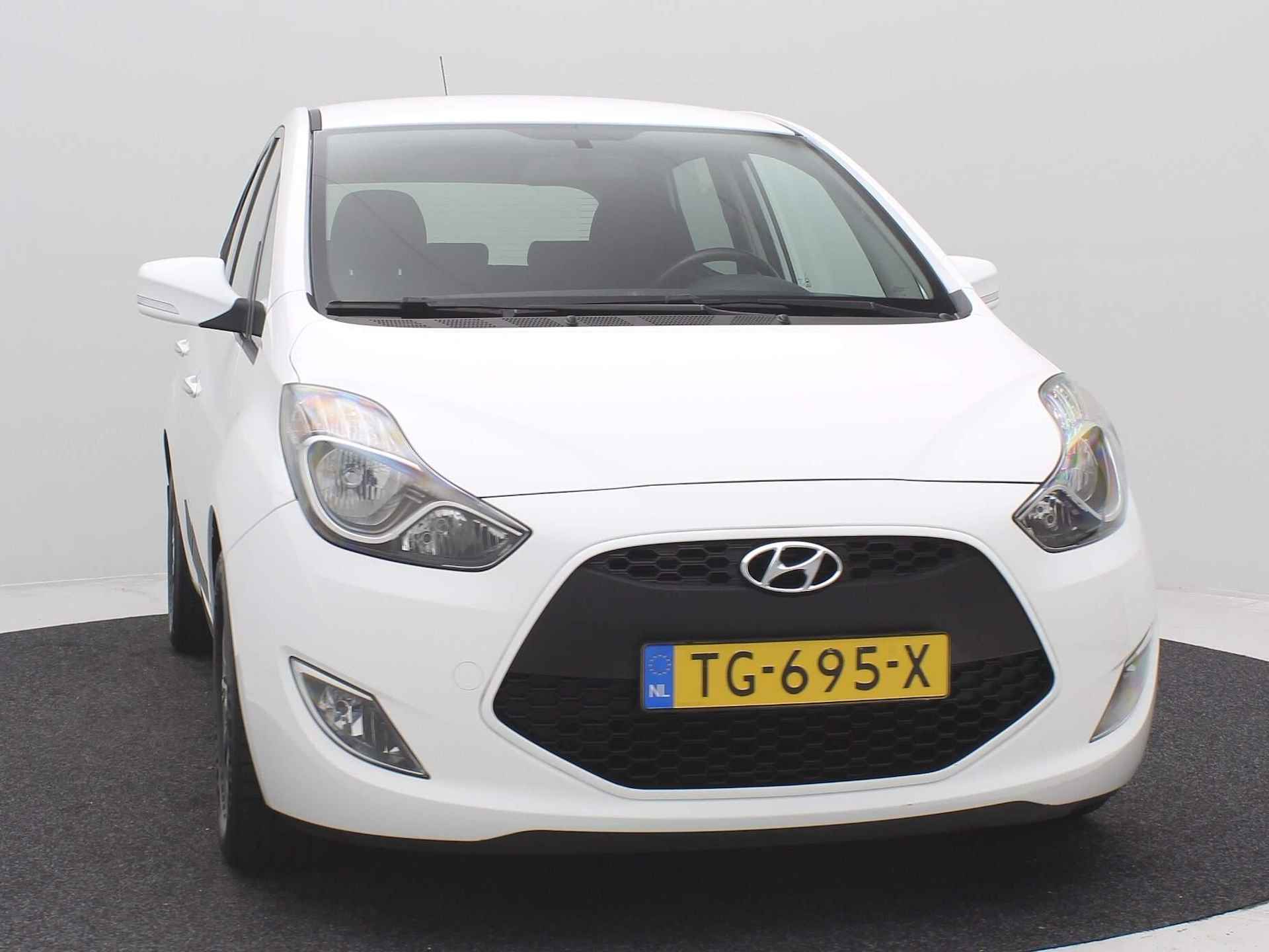 Hyundai ix20 1.4i Go! / Trekhaak / Navigatie / 1ste Eigenaar / Airco / LMV / Historie aanwezig / Parkeersensoren achter / Acteruitrijcamera / - 19/56