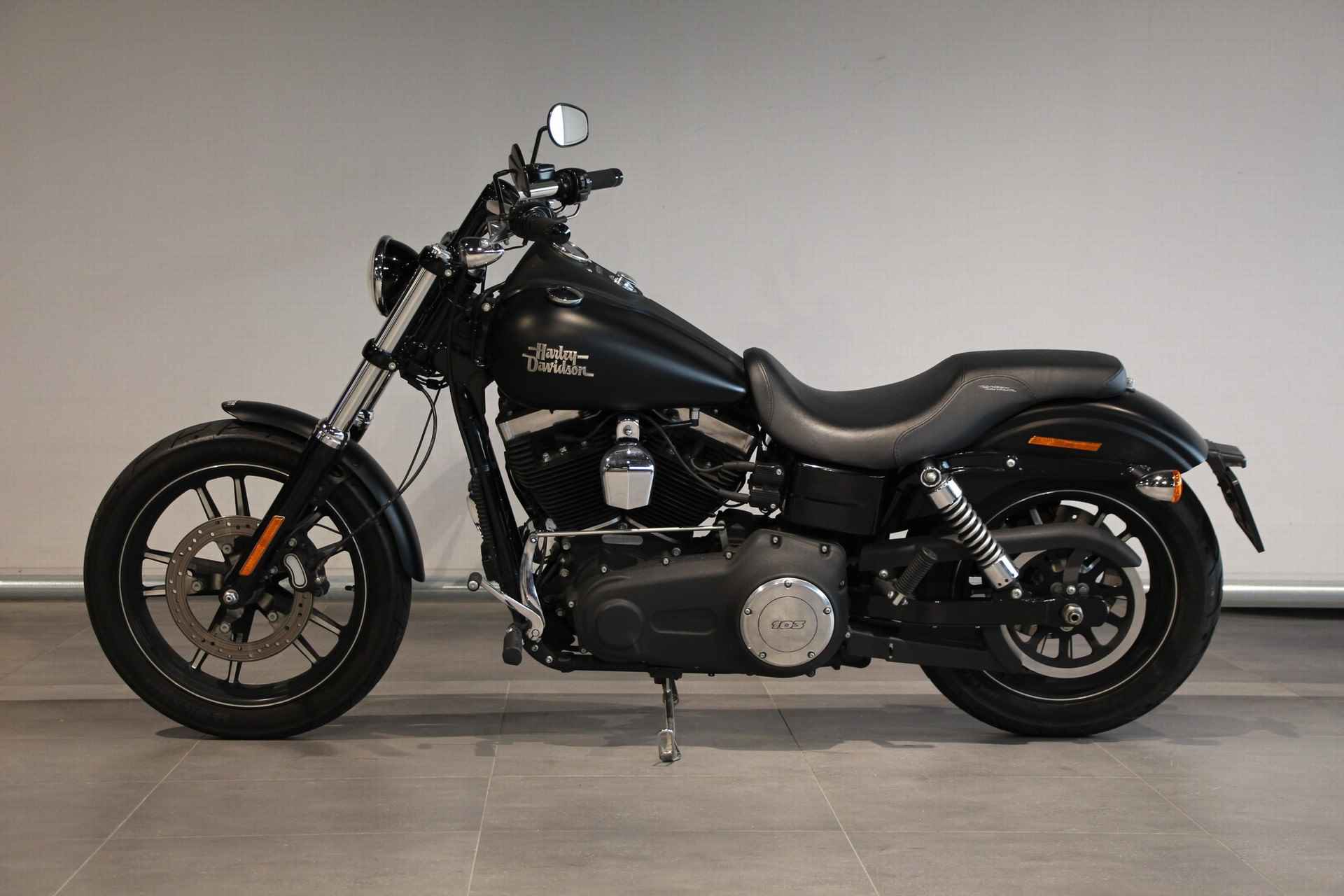 Harley-Davidson STREET BOB - 5/8
