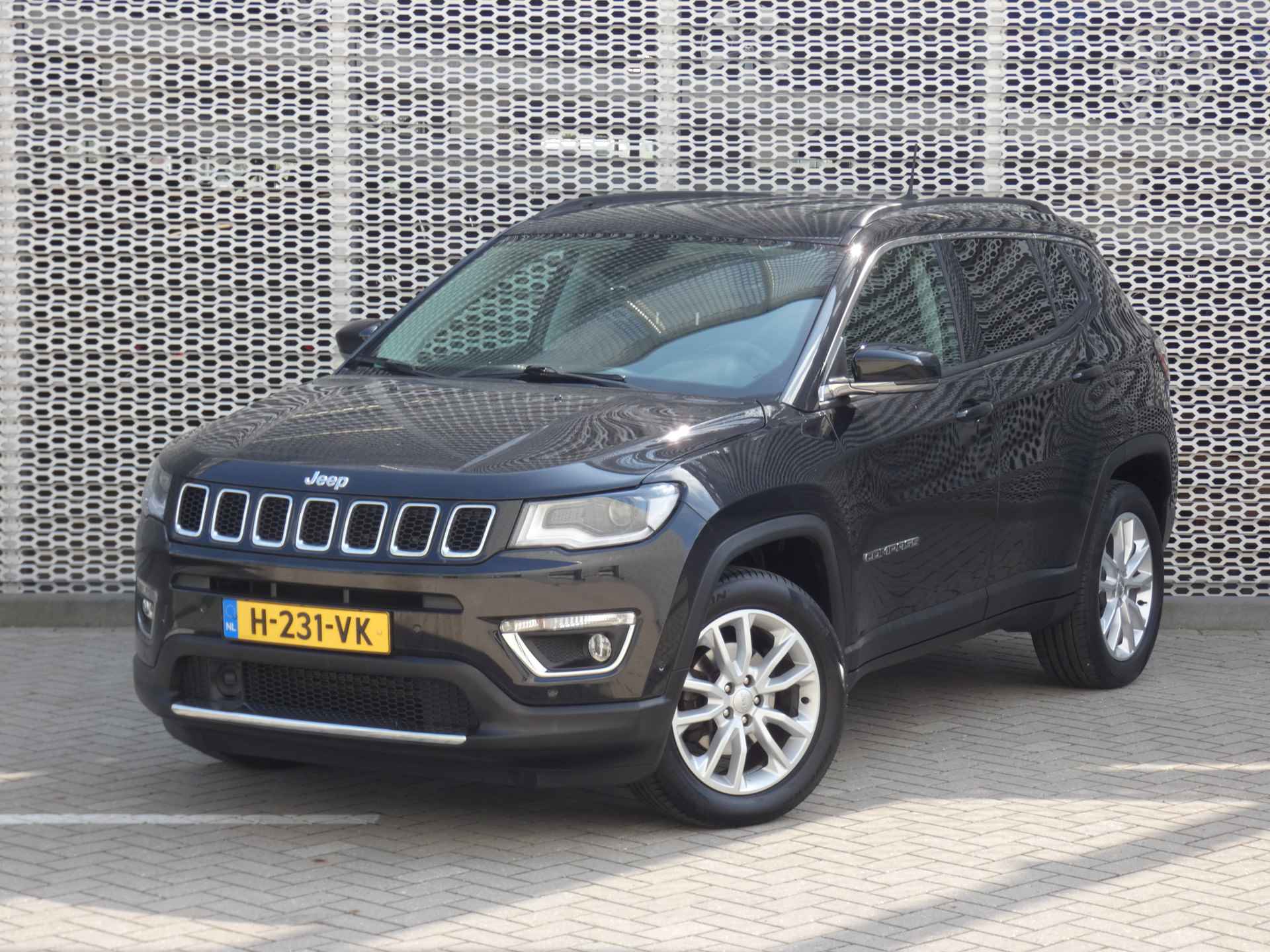 Jeep Compass 1.3T 150PK Limited Automaat | Parkeerhulp V & A | Camera | Navigatie - 11/33