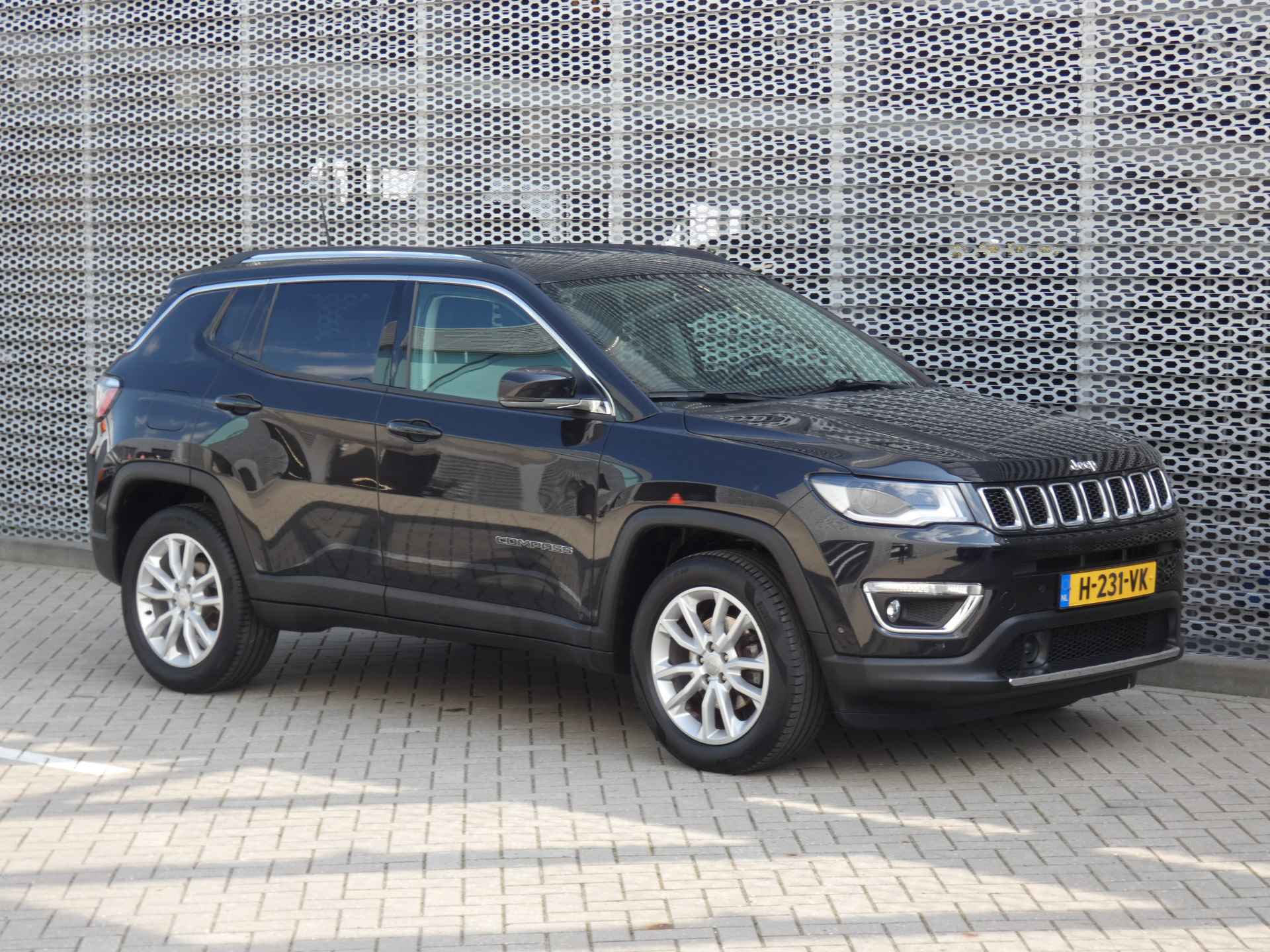 Jeep Compass 1.3T 150PK Limited Automaat | Parkeerhulp V & A | Camera | Navigatie - 31/33