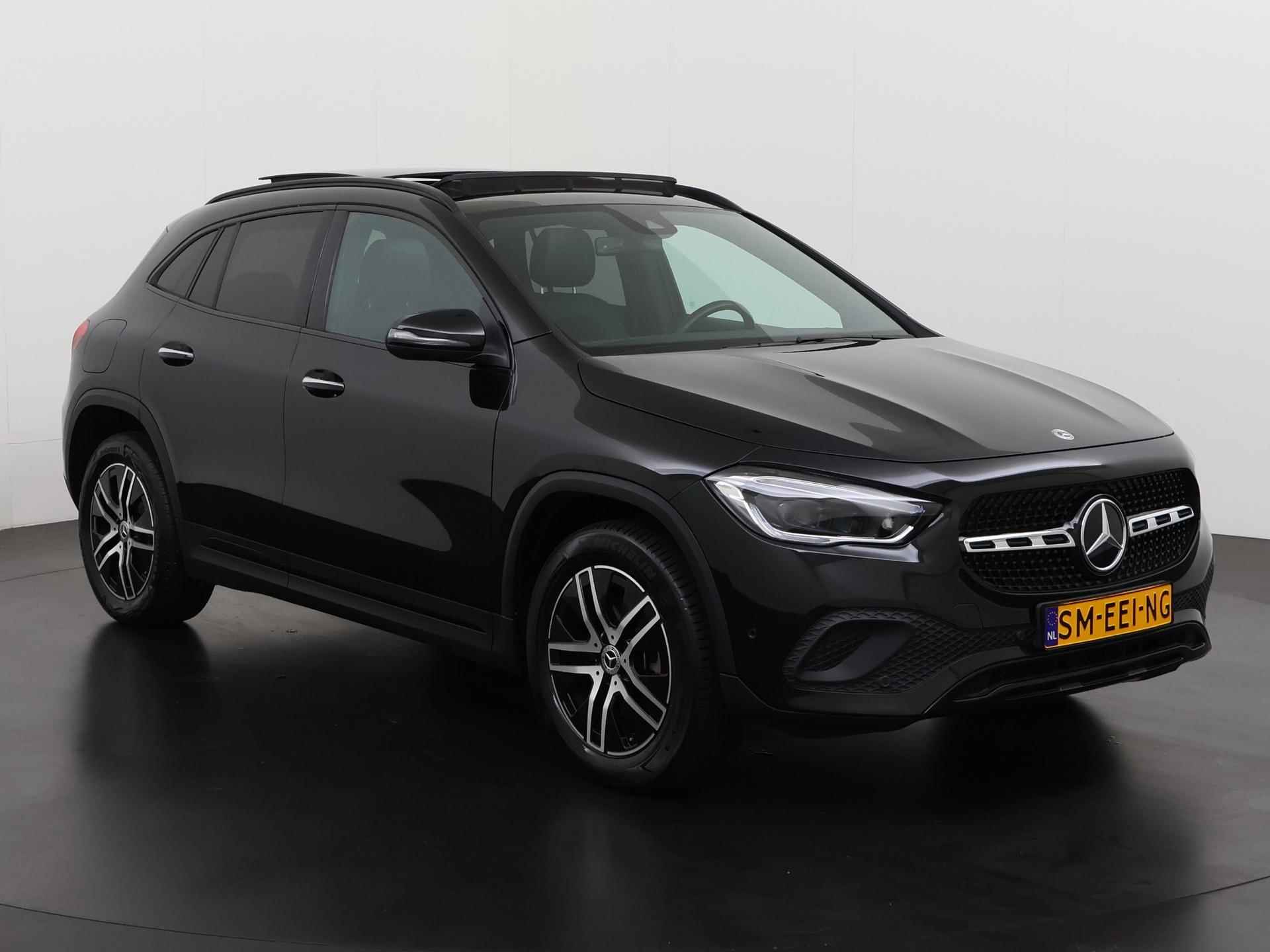 Mercedes-Benz GLA-klasse 250e Premium Night Mercedes-Benz GLA-klasse 250e Progressive Premium Night | Panoramadak | Widescreen | Camera |  Zondag Open! - 30/45