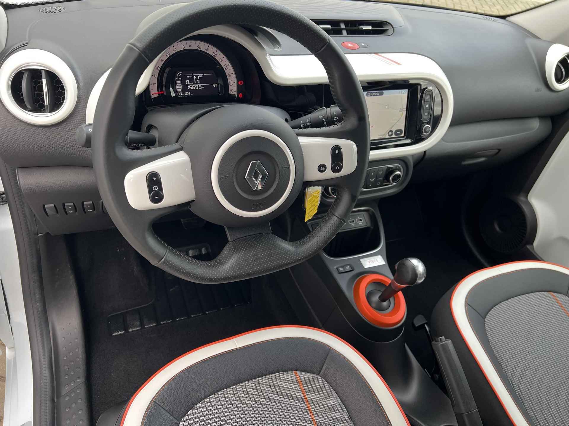 Renault Twingo Z.E. R80 Série Limitée Vibes / Dealer onderhouden / Koopaccu SoH 96.19 % / Stoelverwarming / Navigatie / Apple Carplay Anroid / 16"LM wielen / Winterwielenset / - 24/51