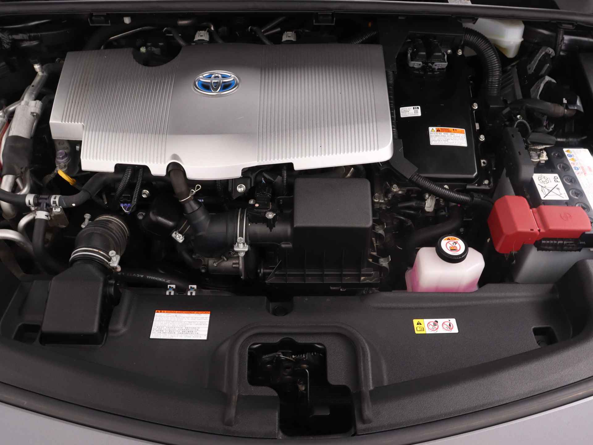 Toyota Prius 1.8 Plug-in Hybrid Dynamic Limited | Navigatie | Stoelverwarming | - 41/43