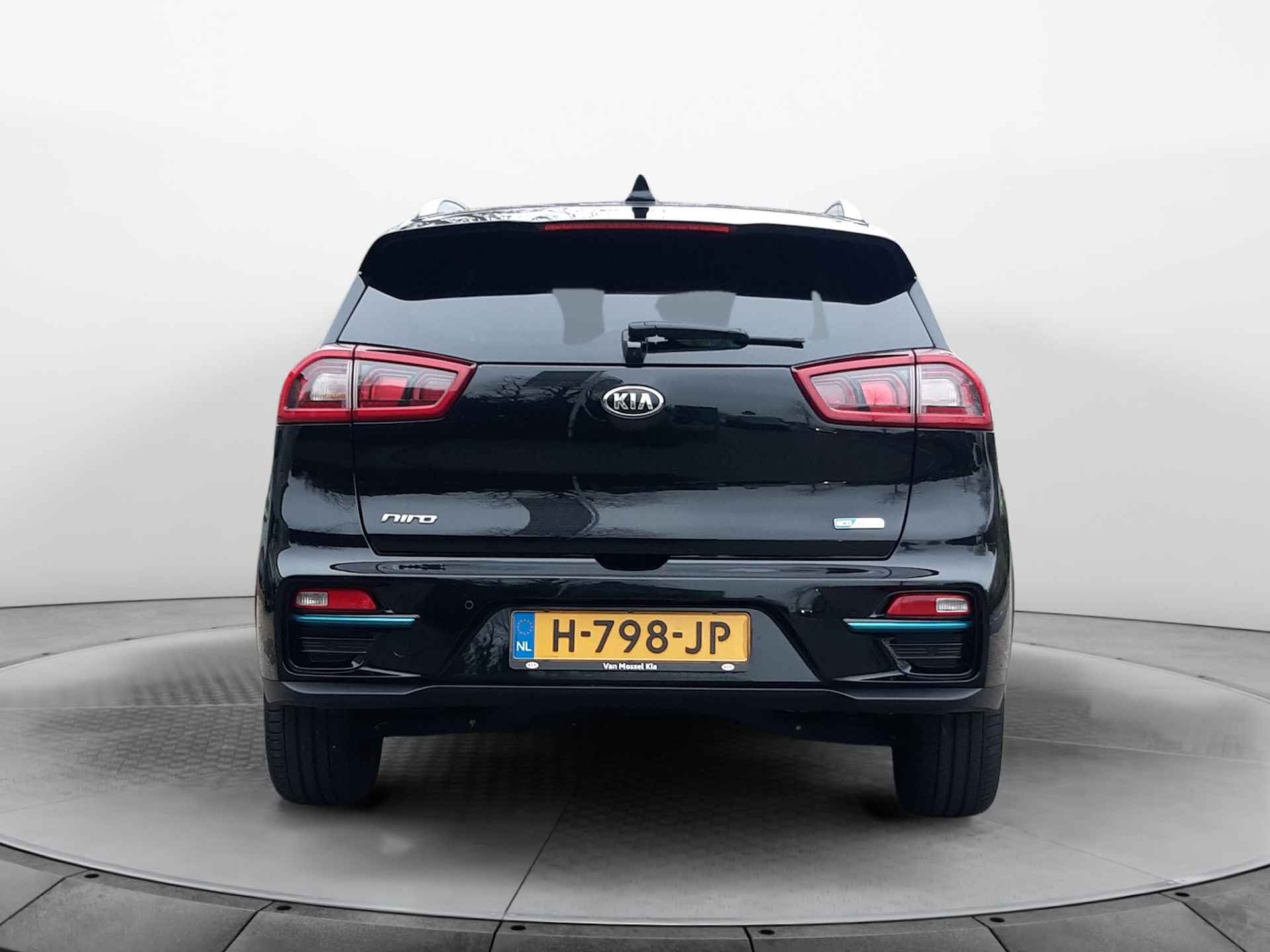 Kia e-Niro ExecutiveLine 64 kWh (204 PK 1e-Eig, Keurig-Onderh, 12-Mnd-BOVAG, NL-Auto, Leer, Navigatie/Apple-Carplay/Android-Auto, Adaptive-Cruisecontrol, Keyless-Entry/Start, Parkeersensoren-V+A, Achteruitrijcamera, DAB, Premium-Audio, Stoelverwarming-V+A, Stoelventilatie, Stuurverwarming, Lm-Velgen-17Inch, Privacy-Glas - 17/37