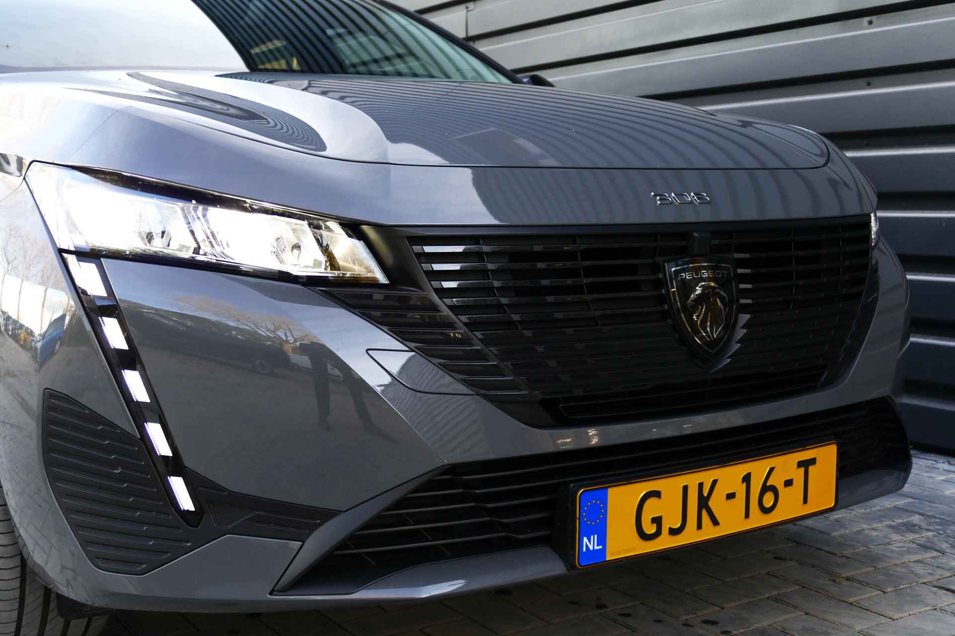 Peugeot E-308 SW 157PK 54KWH STYLE / NAVI / LED / CLIMA / PDC / 18" LMV / BLUETOOTH / ADAPT. CRUISECONTROL / 1E EIGENAAR / NIEUWSTAAT !! - 8/21