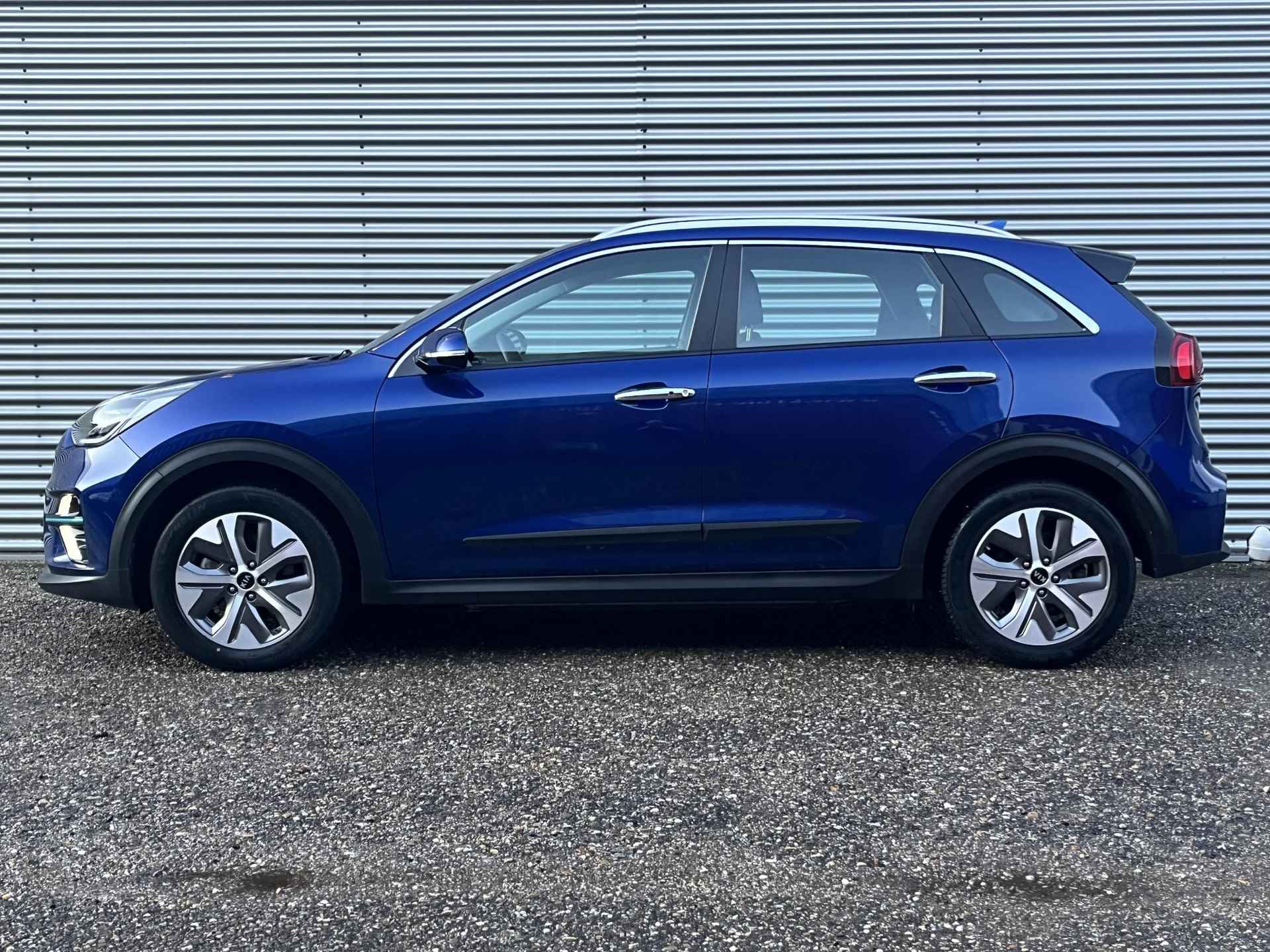 Kia e-Niro ComfortLine 64 kWh Inclusief zomer en winterset / Stoelverwarming voor / Parkeercamera / Adaptieve cruise control / Parkeersensors / Stuurverwarming / Half lederen bekleding / - 11/29