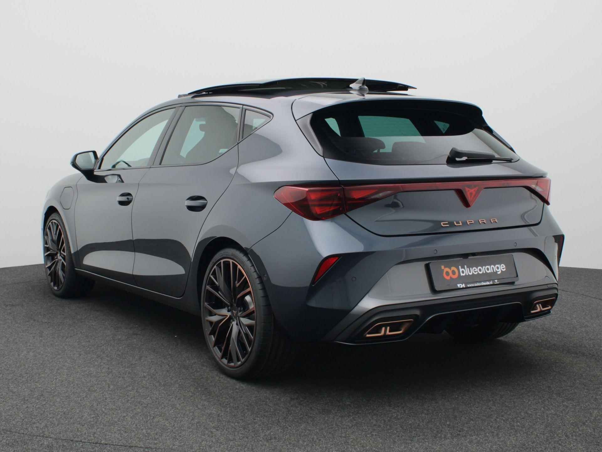 CUPRA Leon 1.5 TSI e-Hybrid VZ Performance 272PK DSG matrix led, schuif-kanteldak, achteruitrijcamera, stuur-stoelverwarming, adaptive cruise met travel assist, elek. verstelbare voorstoel, side assist, keyless, 19" lichtmetaal - 10/56