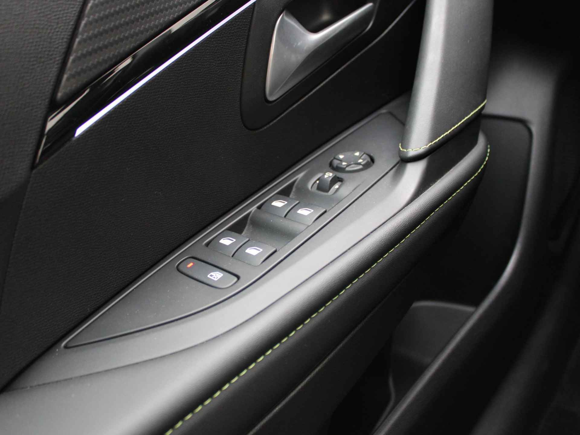 Peugeot e-208 EV GT 350 50 kWh | Apple Carplay / Camera / Climate - 24/27