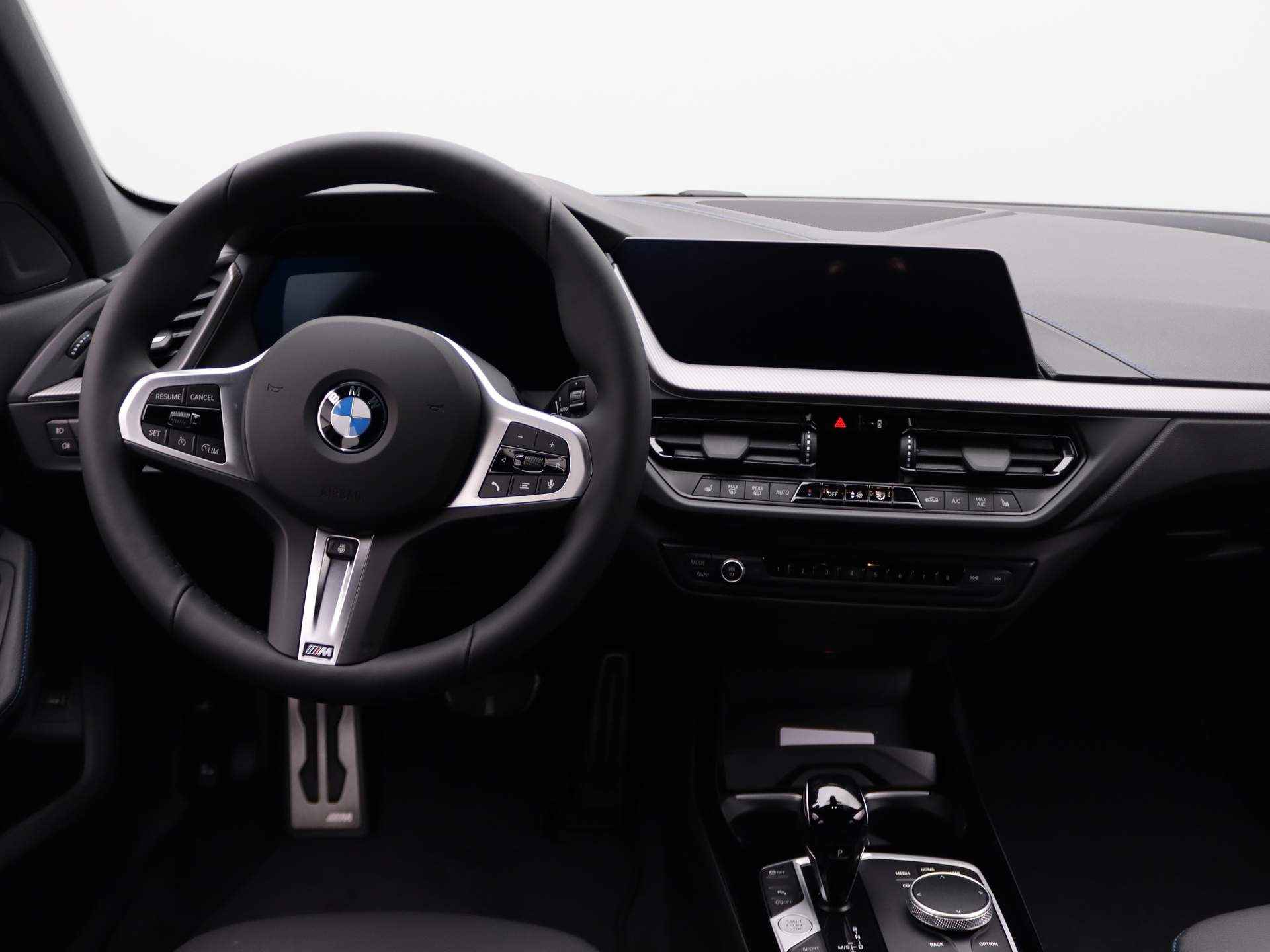 BMW 1 Serie 5-deurs 118i M Sportpakket Pro Comfort Pack / Comfort Access / Achteruitrijcamera / Buitenspiegels Elektrisch Inklapbaar / 18'' - 7/20