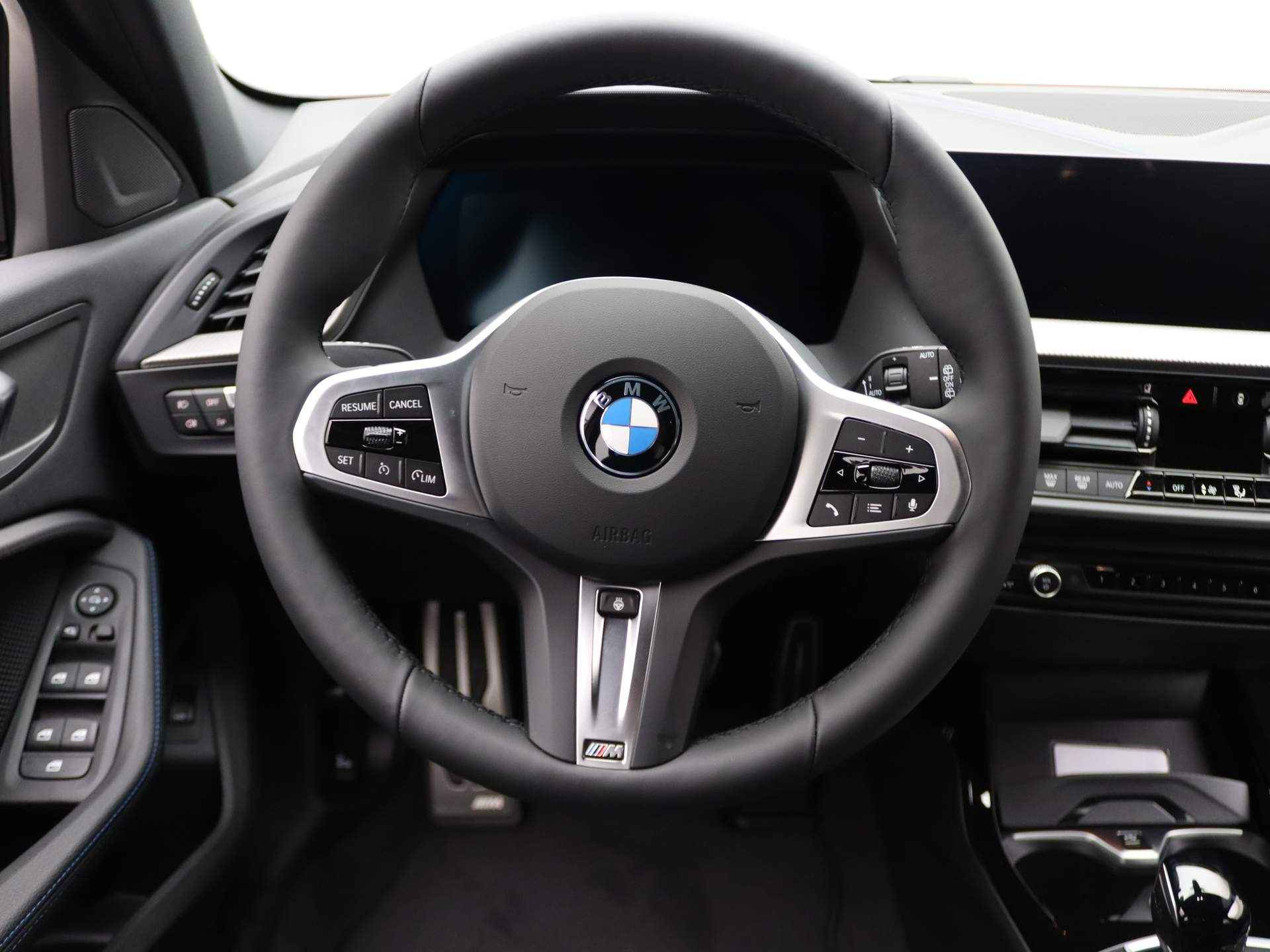 BMW 1 Serie 5-deurs 118i M Sportpakket Pro Comfort Pack / Comfort Access / Achteruitrijcamera / Buitenspiegels Elektrisch Inklapbaar / 18'' - 8/20