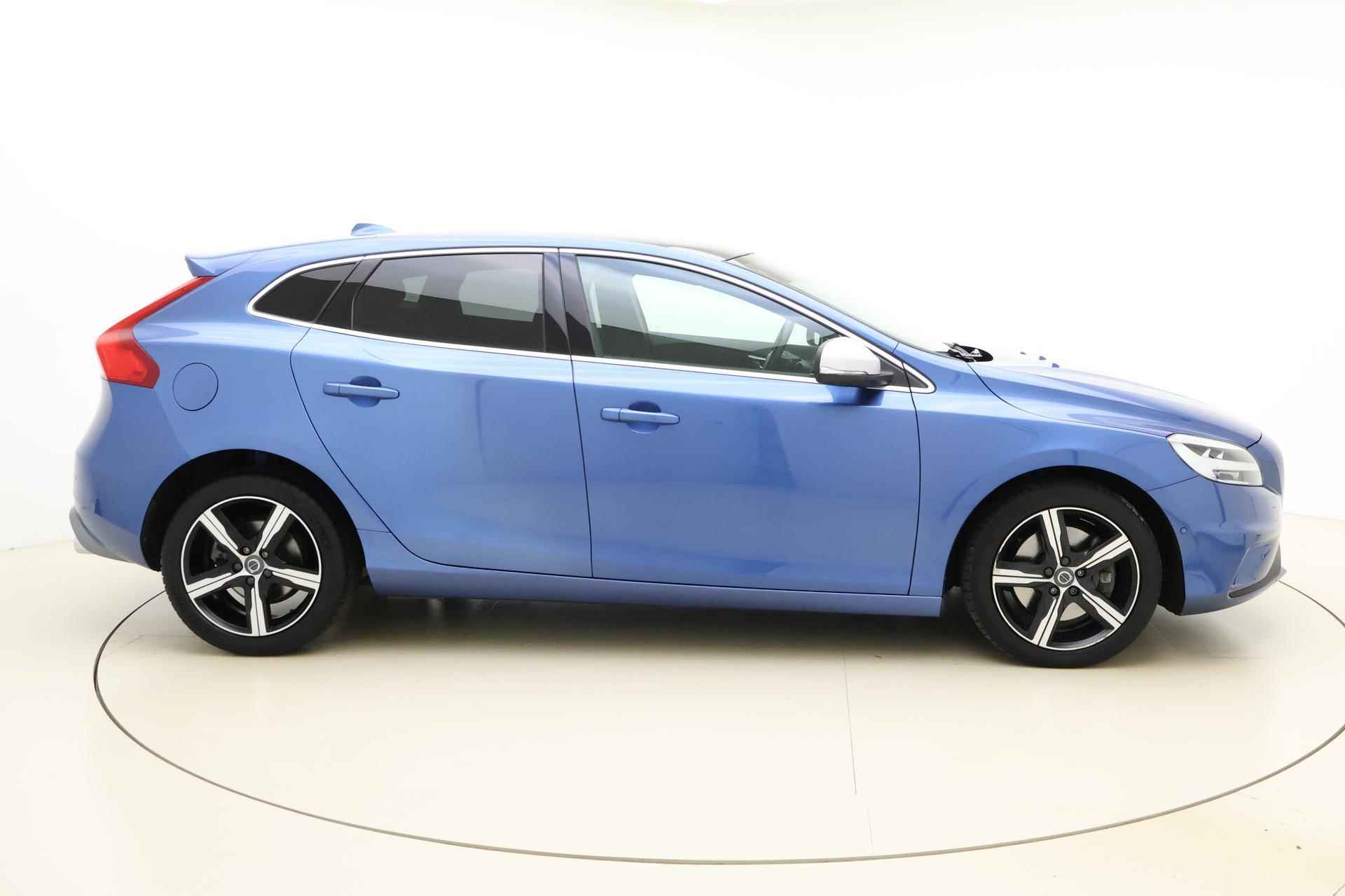 Volvo V40 1.5 T3 Polar+ Sport - 9/35