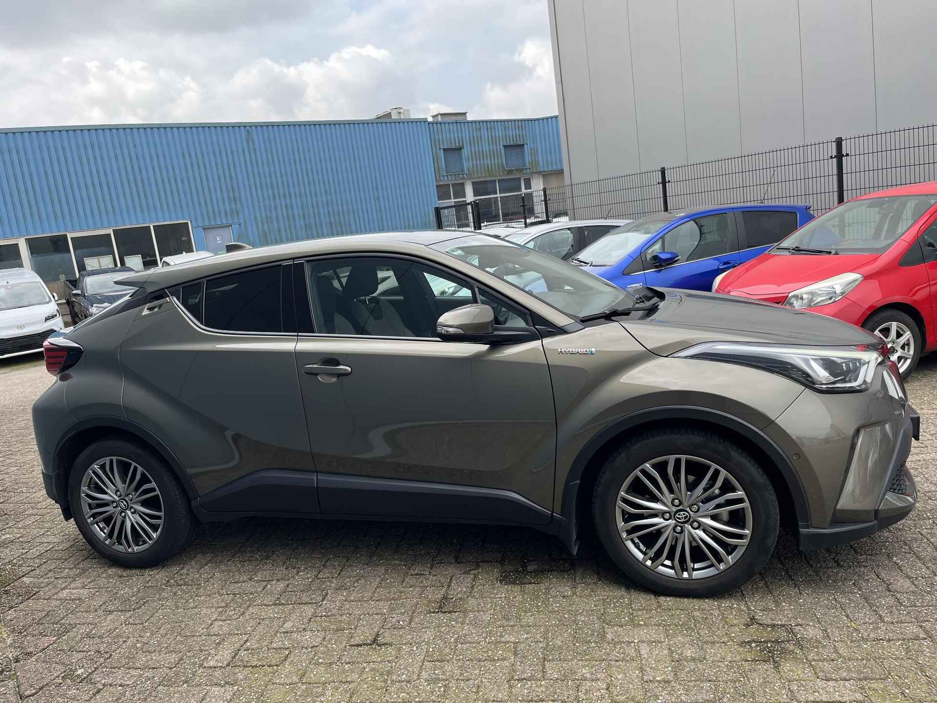 Toyota C-HR 2.0 Hybrid Executive | 1e Eigenaar | Uniek Leder | 184 PK | Trekhaak | JBL | Elektrische Stoel | FULL OPTION | Nieuw Geleverd en Onderhouden | - 4/30