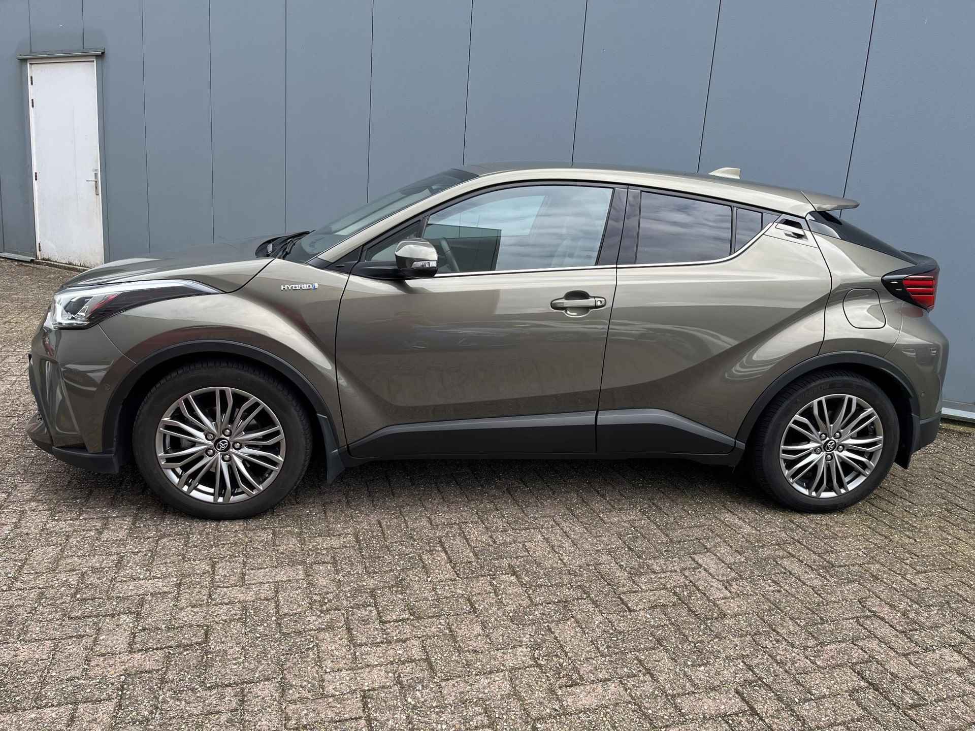 Toyota C-HR 2.0 Hybrid Executive | 1e Eigenaar | Uniek Leder | 184 PK | Trekhaak | JBL | Elektrische Stoel | FULL OPTION | Nieuw Geleverd en Onderhouden | - 6/30