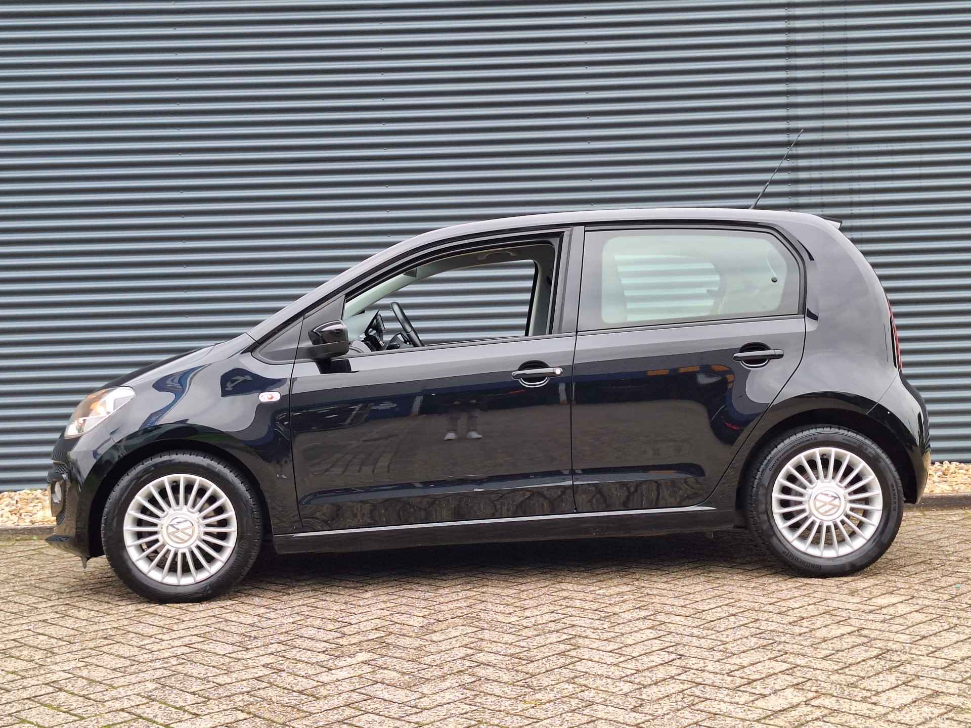 Volkswagen up! 1.0 high up! BlueMotion | Navigatie | Bluetooth | Parkeersensoren | Airco | Lichtmetalen Velgen | Lederen Bekleding Met Stoelverwarming | - 4/42