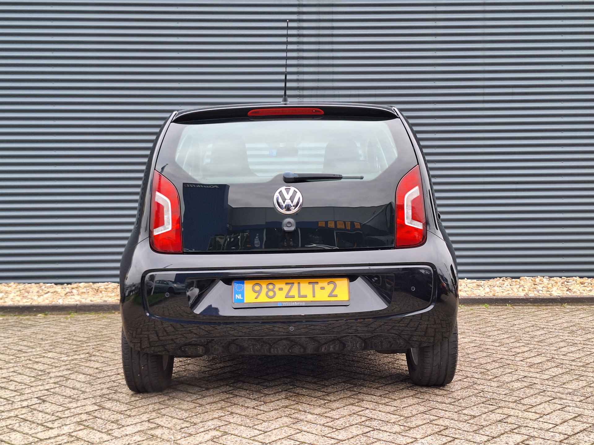 Volkswagen up! 1.0 high up! BlueMotion | Navigatie | Bluetooth | Parkeersensoren | Airco | Lichtmetalen Velgen | Lederen Bekleding Met Stoelverwarming | - 14/42