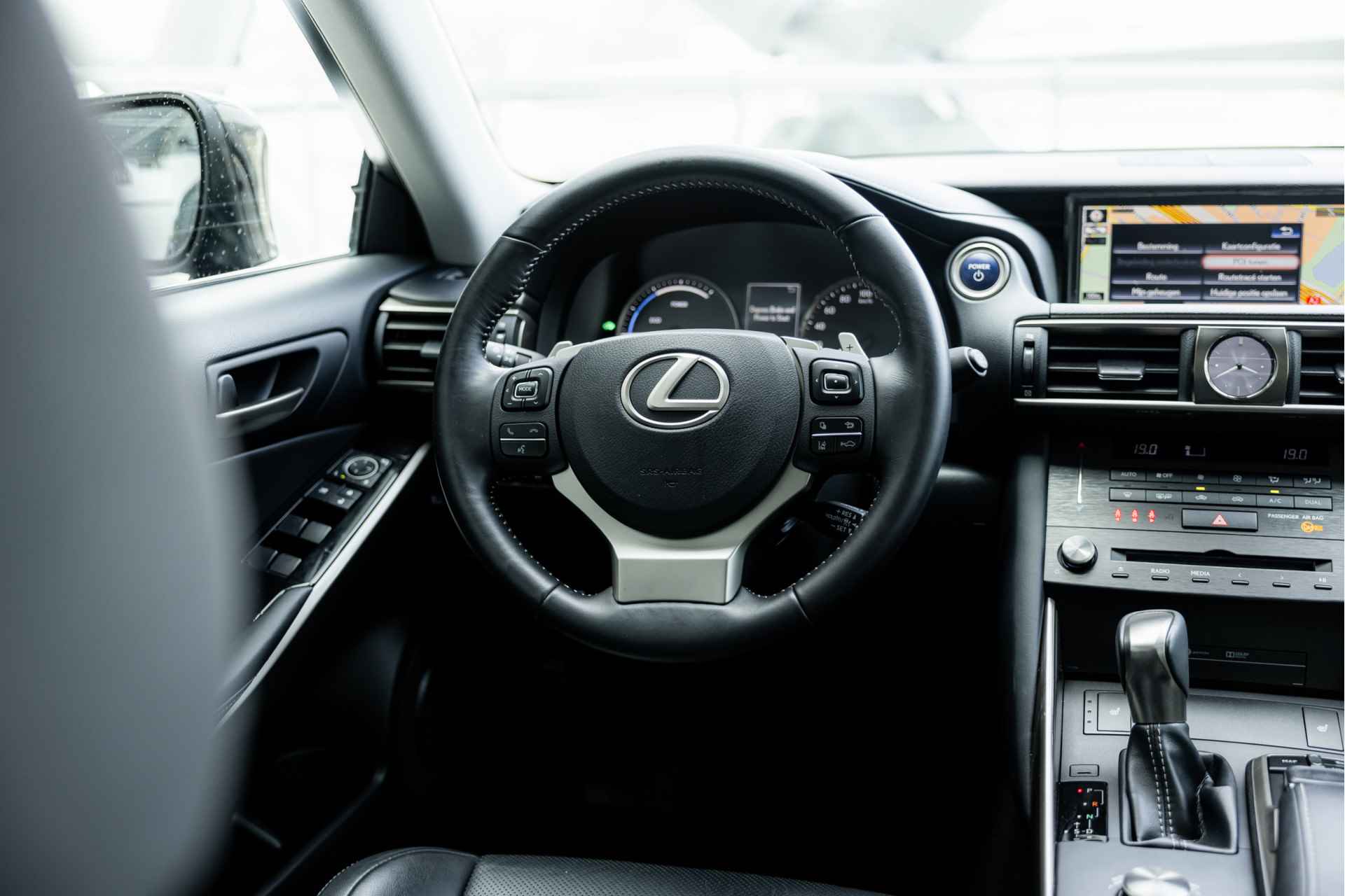 Lexus IS 300h Hybrid Business Line Limited | Schuifdak | Navigatie | Stoelverwarming | - 17/61