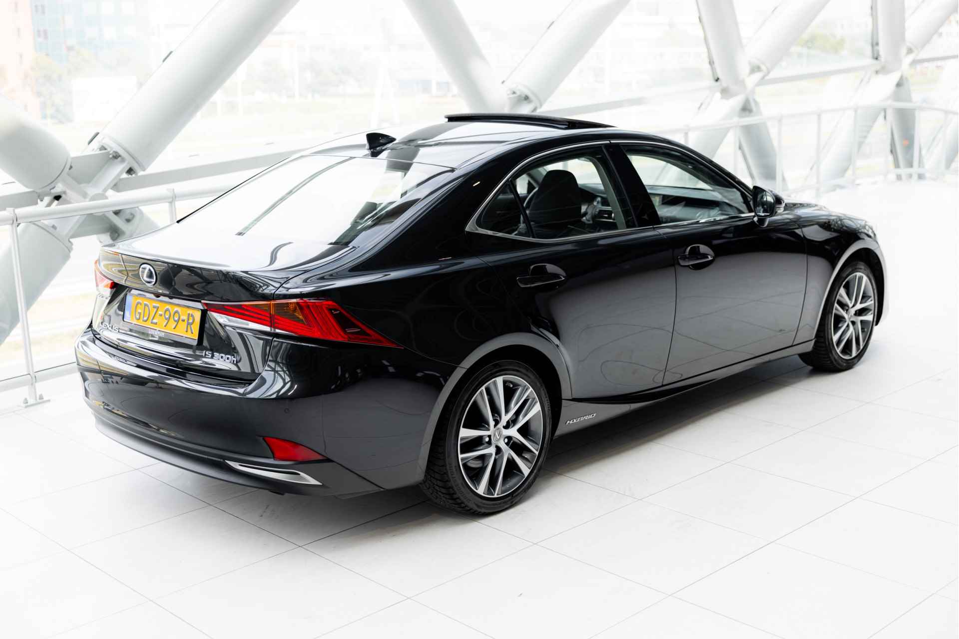 Lexus IS 300h Hybrid Business Line Limited | Schuifdak | Navigatie | Stoelverwarming | - 51/61