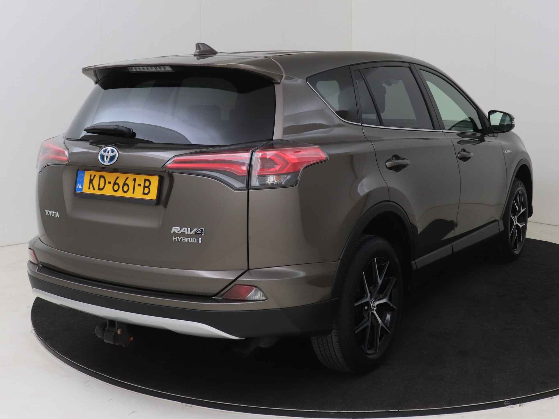 Toyota RAV4 2.5 Hybrid Style I Navigatie I Climate Control I Cruise Control I Camera I Stoelverwarming I 1e Eigenaar I Volledig LOUWMAN Onderhouden I Afneembare Trekhaak I - 17/47