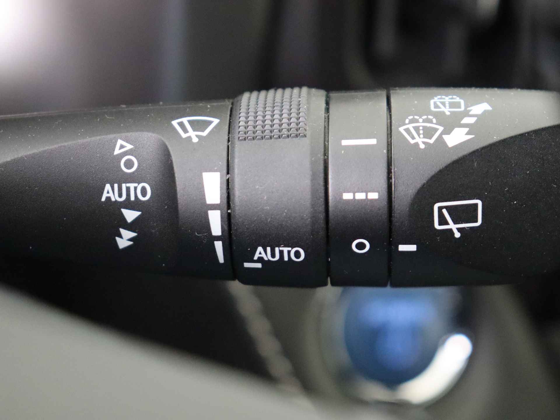 Toyota RAV4 2.5 Hybrid Style I Navigatie I Climate Control I Cruise Control I Camera I Stoelverwarming I 1e Eigenaar I Volledig LOUWMAN Onderhouden I Afneembare Trekhaak I - 24/47