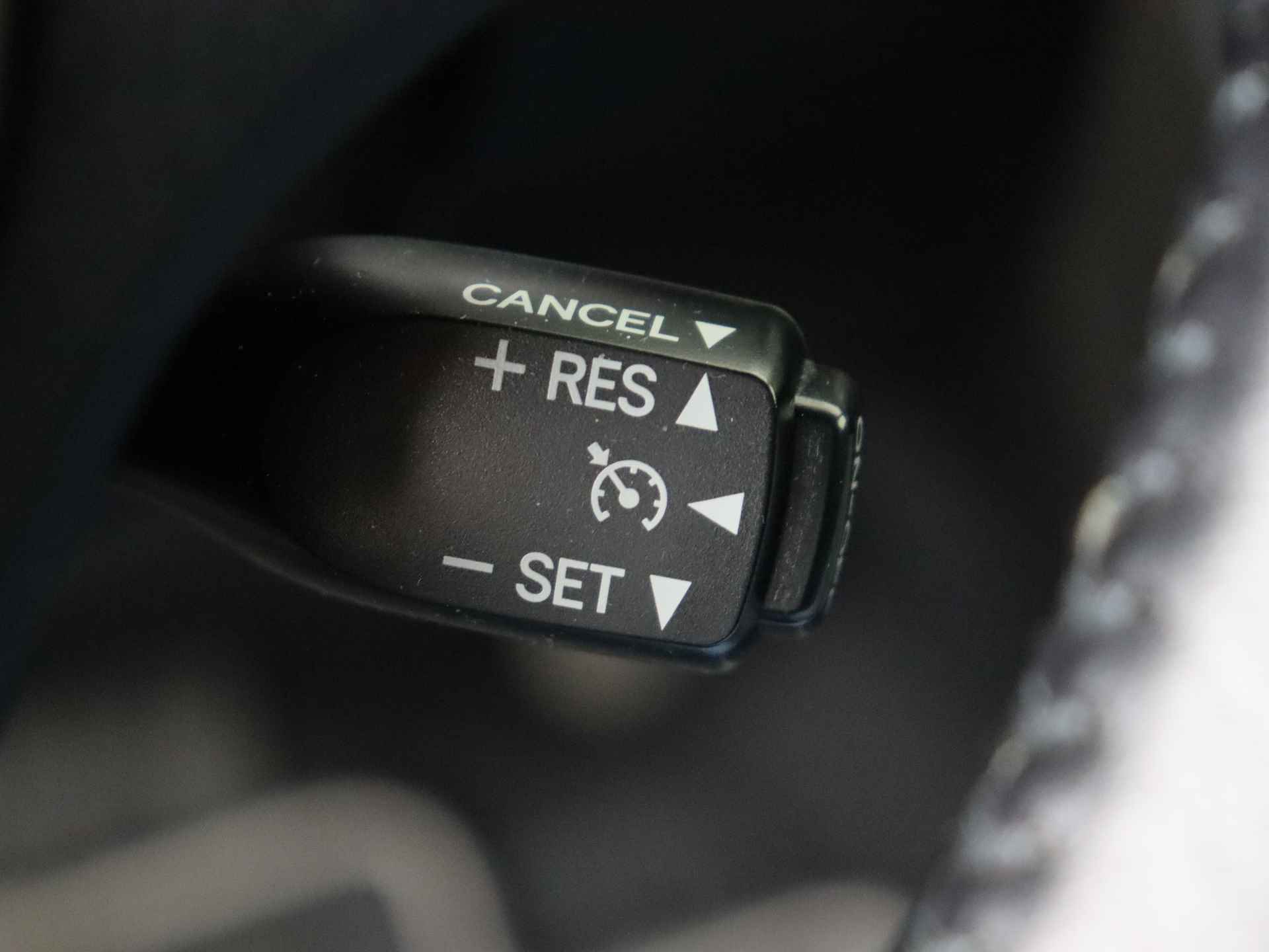 Toyota RAV4 2.5 Hybrid Style I Navigatie I Climate Control I Cruise Control I Camera I Stoelverwarming I 1e Eigenaar I Volledig LOUWMAN Onderhouden I Afneembare Trekhaak I - 25/47