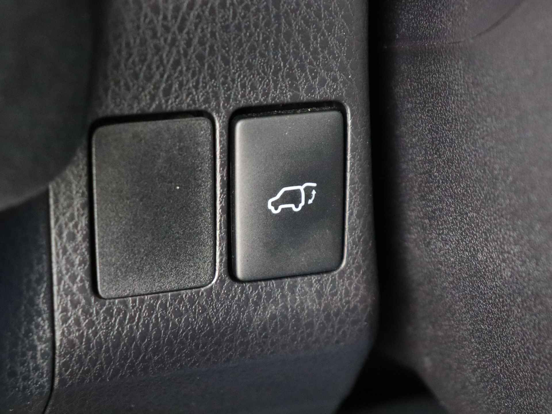 Toyota RAV4 2.5 Hybrid Style I Navigatie I Climate Control I Cruise Control I Camera I Stoelverwarming I 1e Eigenaar I Volledig LOUWMAN Onderhouden I Afneembare Trekhaak I - 34/47