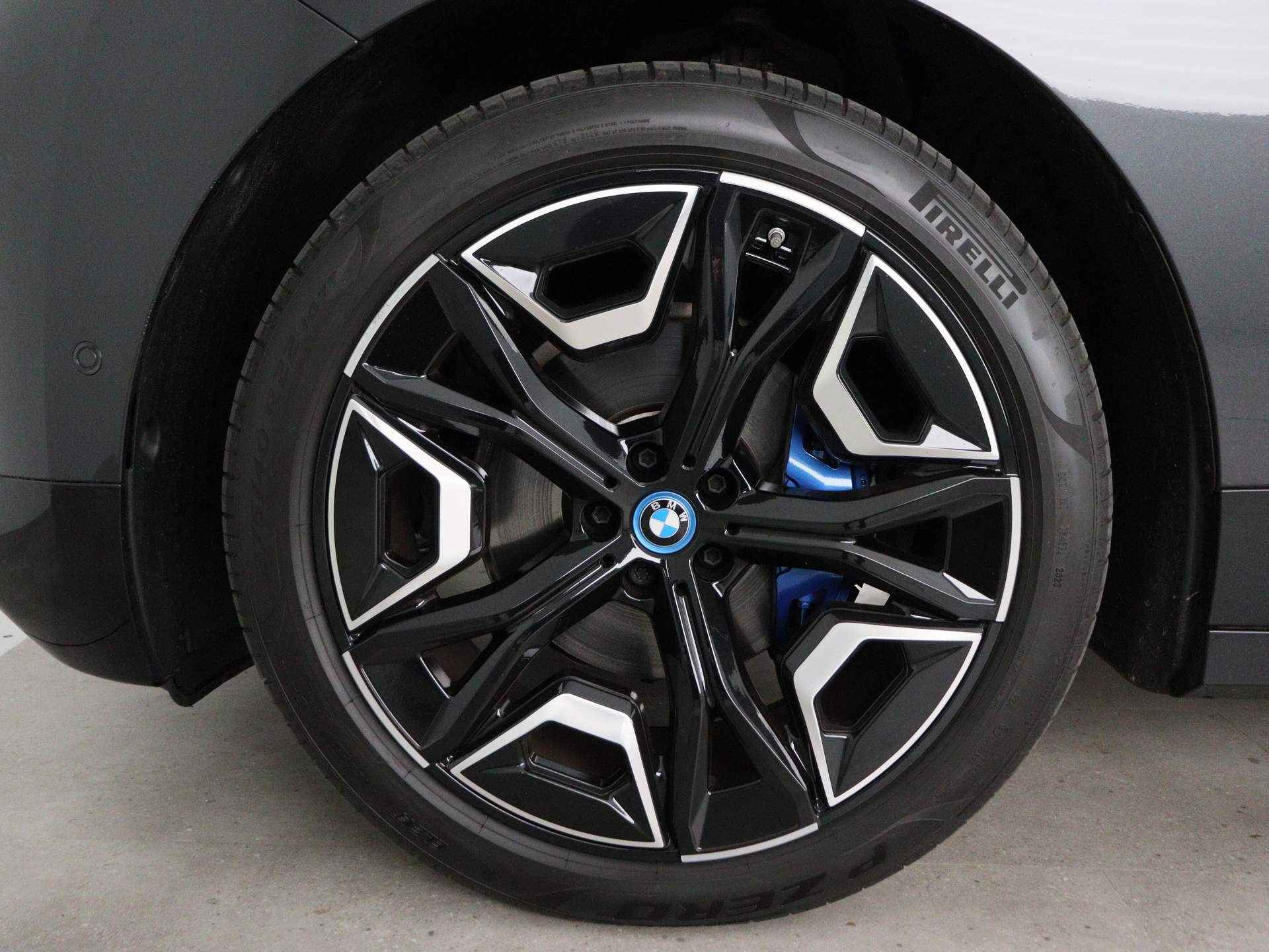 BMW iX xDrive40 High Executive Sportpakket - 19/27