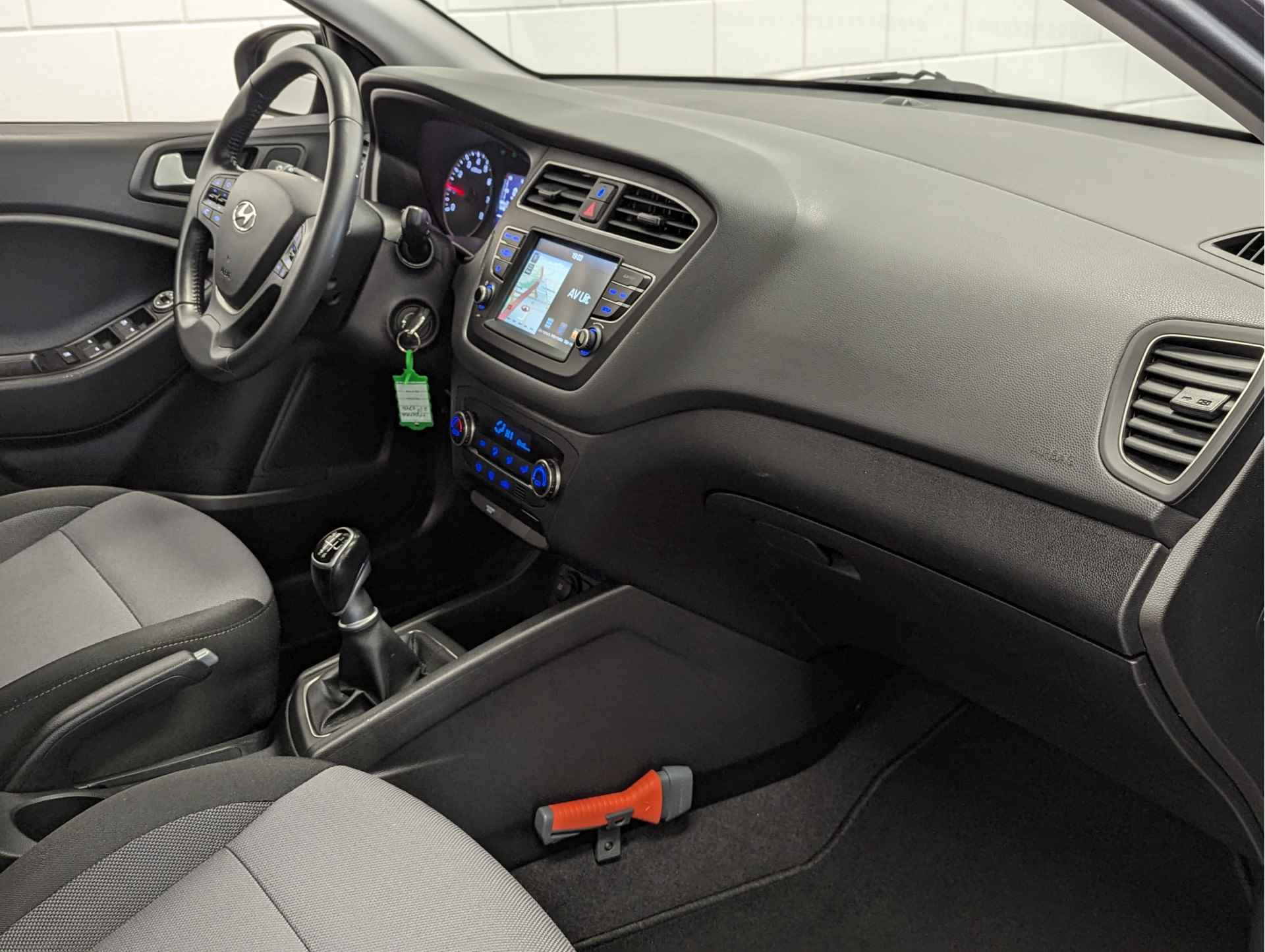 Hyundai i20 1.0 T-GDI Comfort AIRCO | PARKEERCAMERA | UNIEKE LAGE KMSTAND! - 14/41