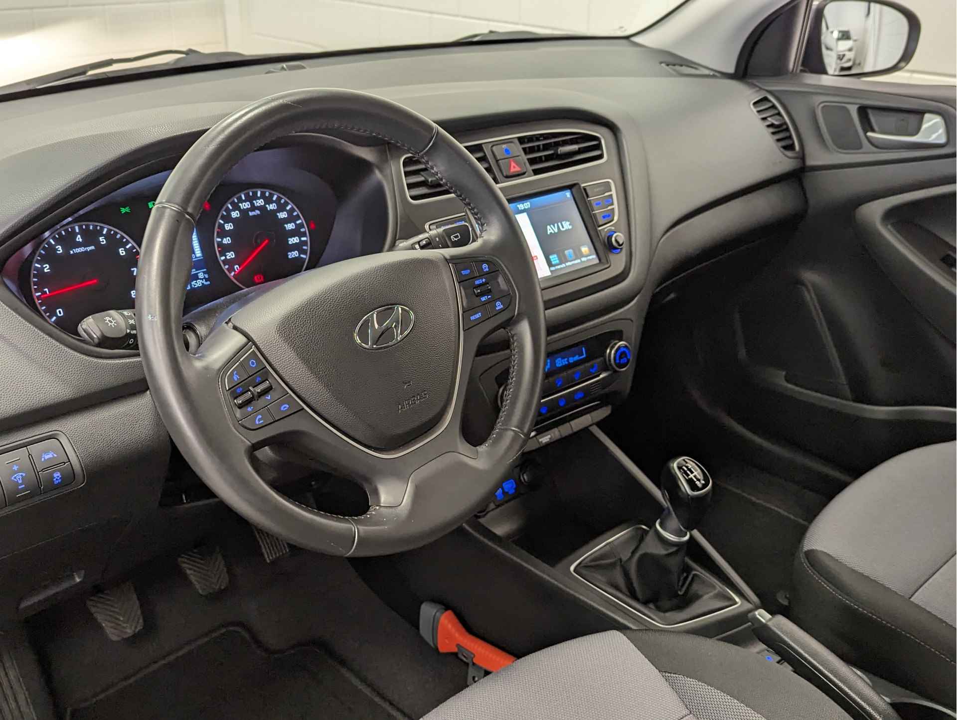 Hyundai i20 1.0 T-GDI Comfort AIRCO | PARKEERCAMERA | UNIEKE LAGE KMSTAND! - 16/41