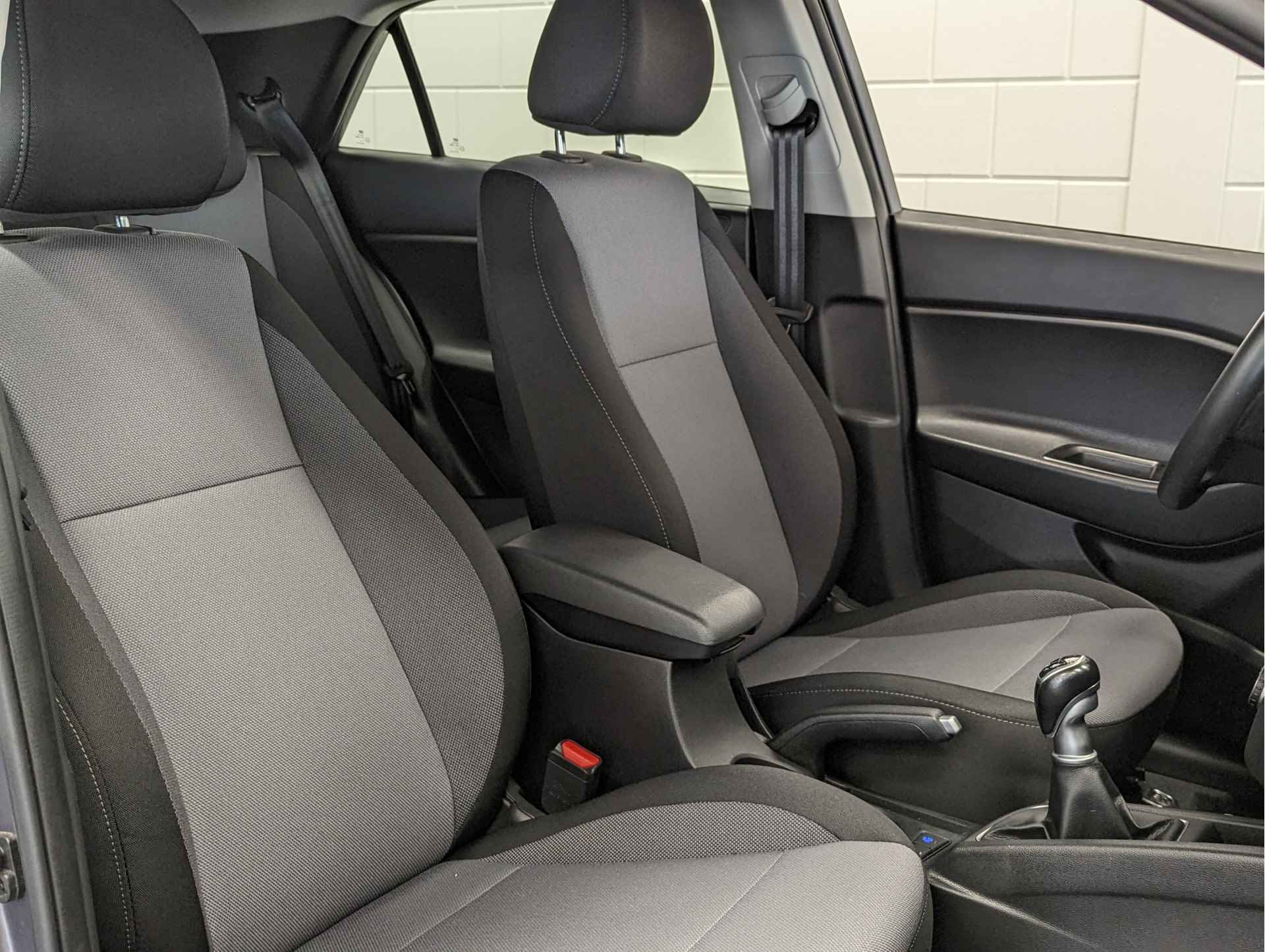 Hyundai i20 1.0 T-GDI Comfort AIRCO | PARKEERCAMERA | UNIEKE LAGE KMSTAND! - 20/41
