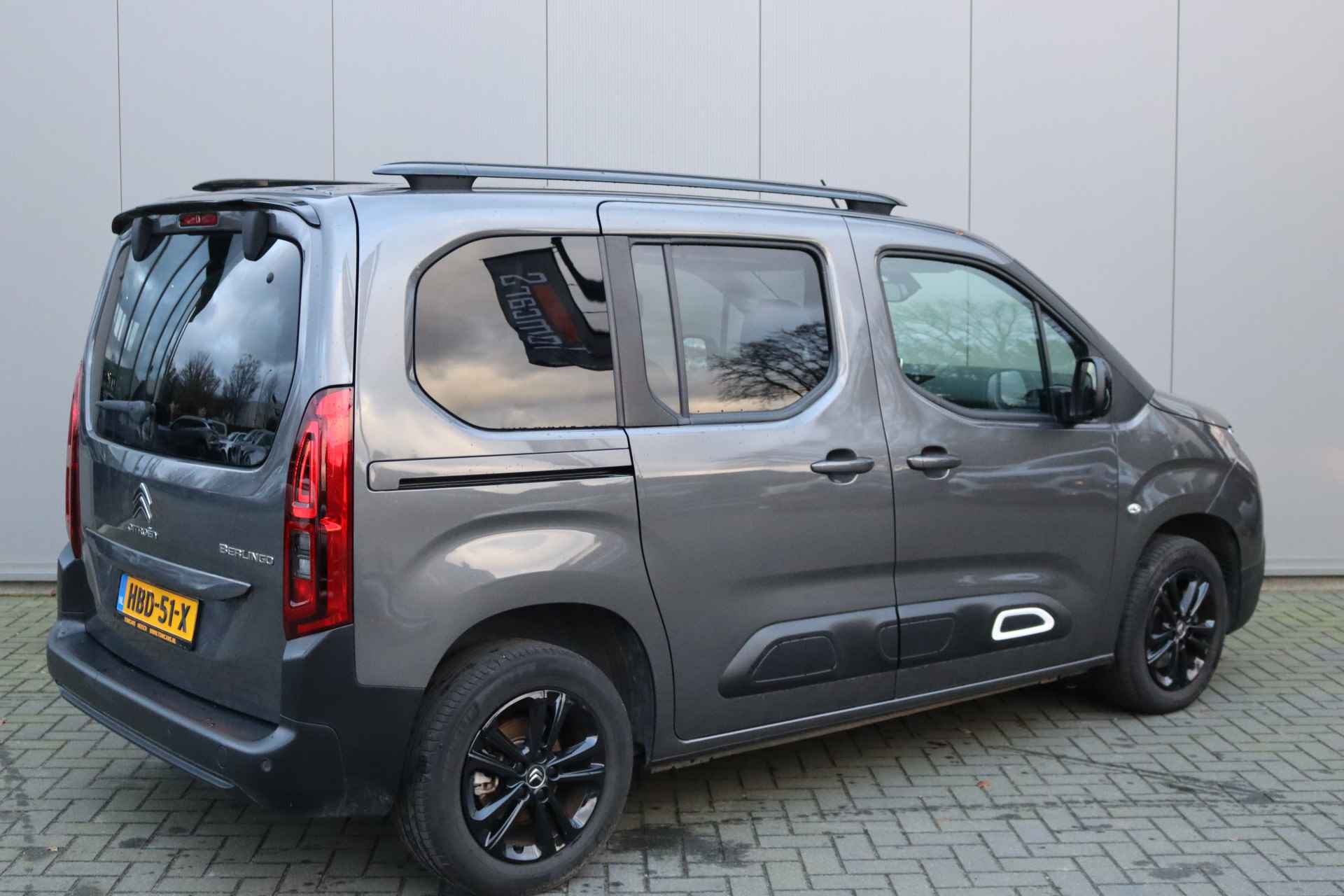 Citroën Berlingo 1.2 PureT. 130PK Automaat Shine Panoramadak/Navigatie/Camera/Parkeerhulp - 4/32