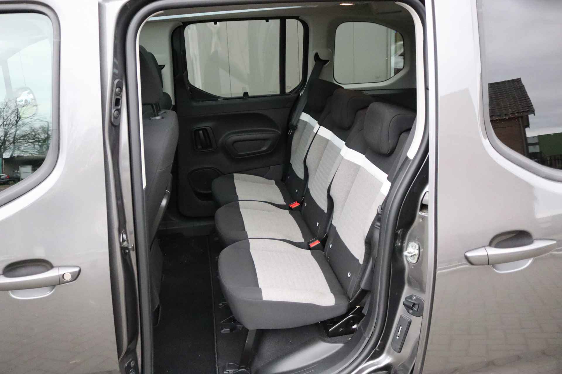 Citroën Berlingo 1.2 PureT. 130PK Automaat Shine Panoramadak/Navigatie/Camera/Parkeerhulp - 13/32