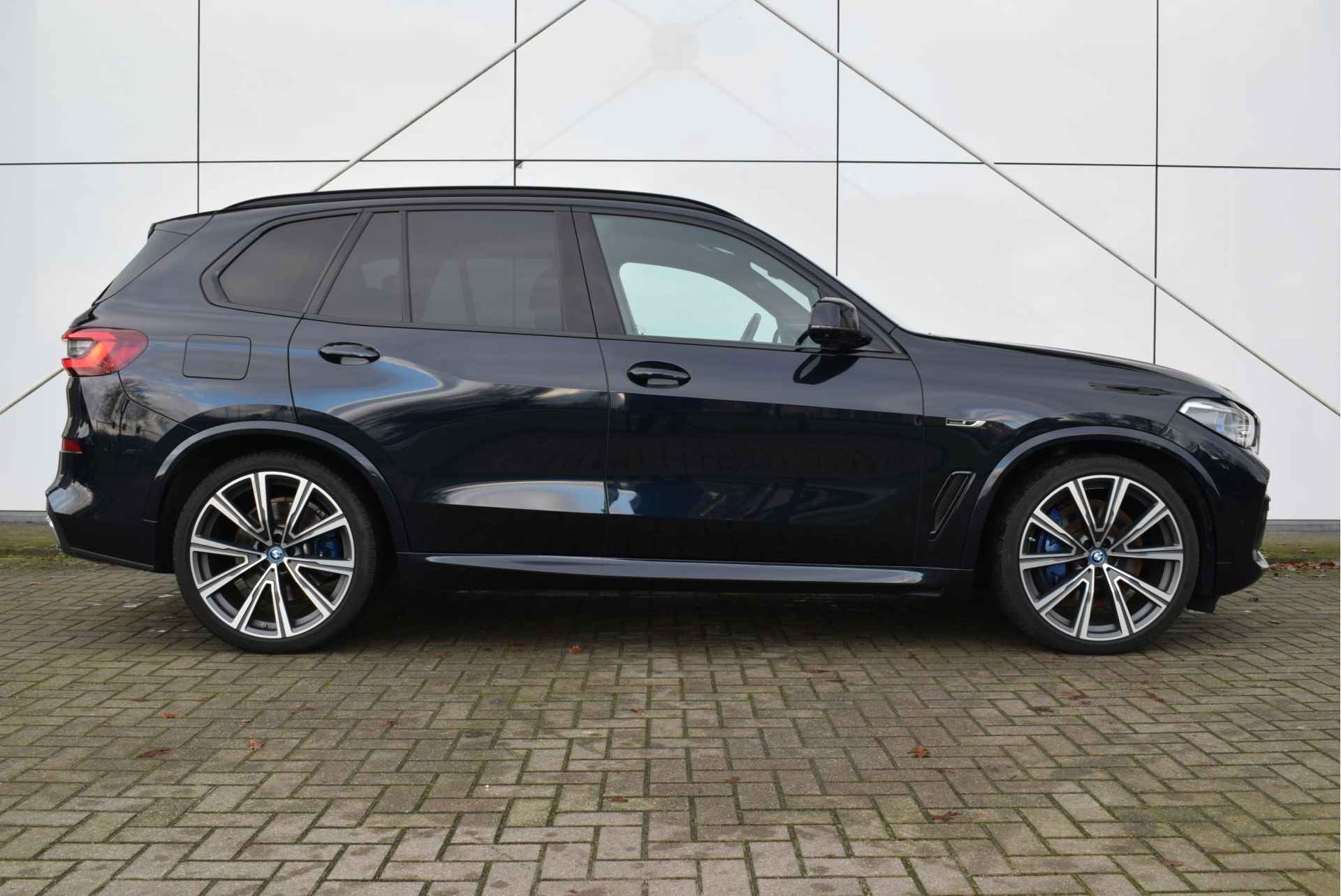 BMW X5 xDrive45e High Executive M Sport Automaat / Panoramadak / Trekhaak / Adaptive Air Suspension / Bowers & Wilkins / Stoelverwarming / Laserlight / Head-Up / Parking Assistant Plus - 11/41