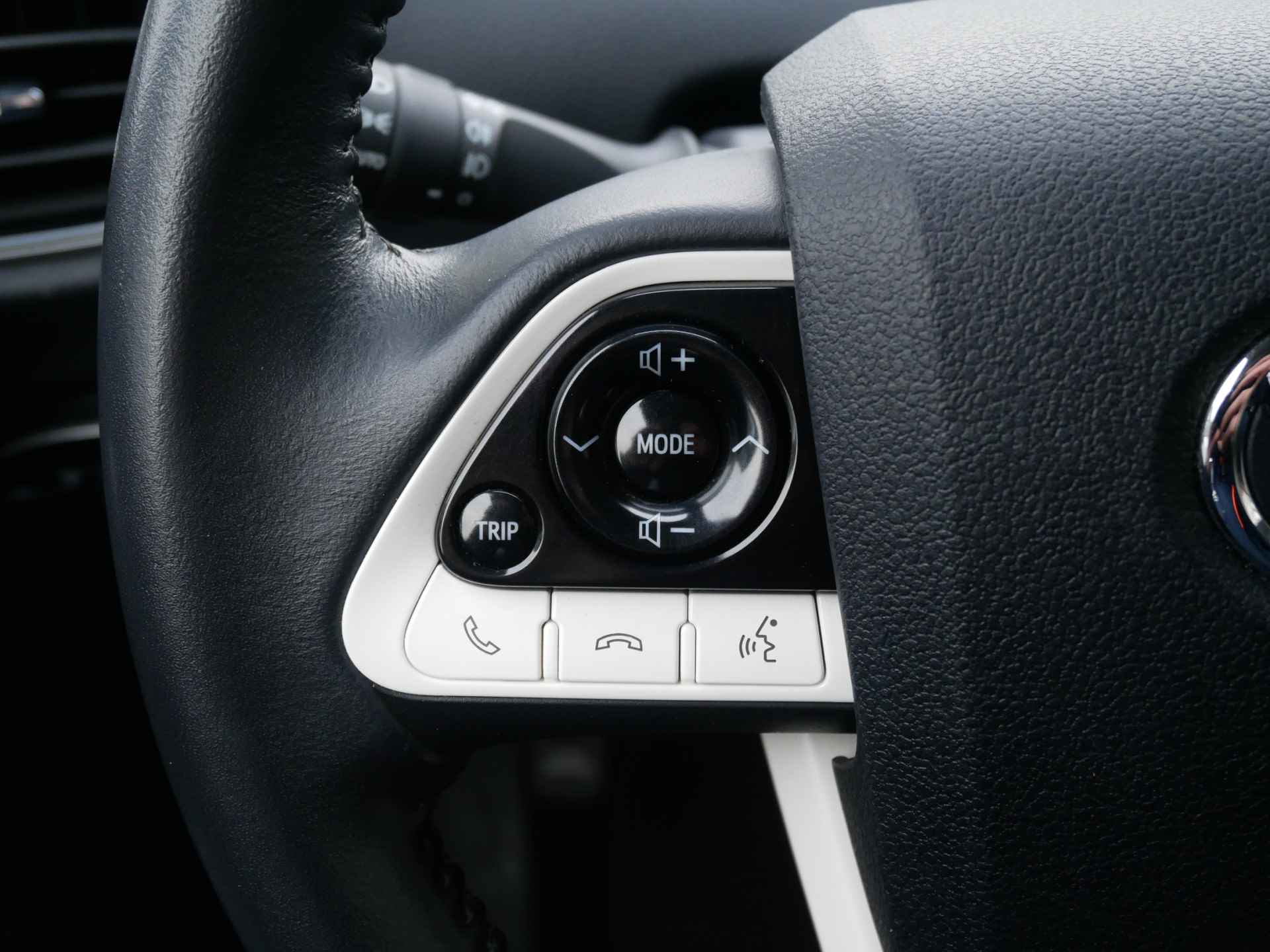 Toyota Prius 1.8 Hybrid Executive, JBL, Stoelverwarming, Luxe!! - 10/38