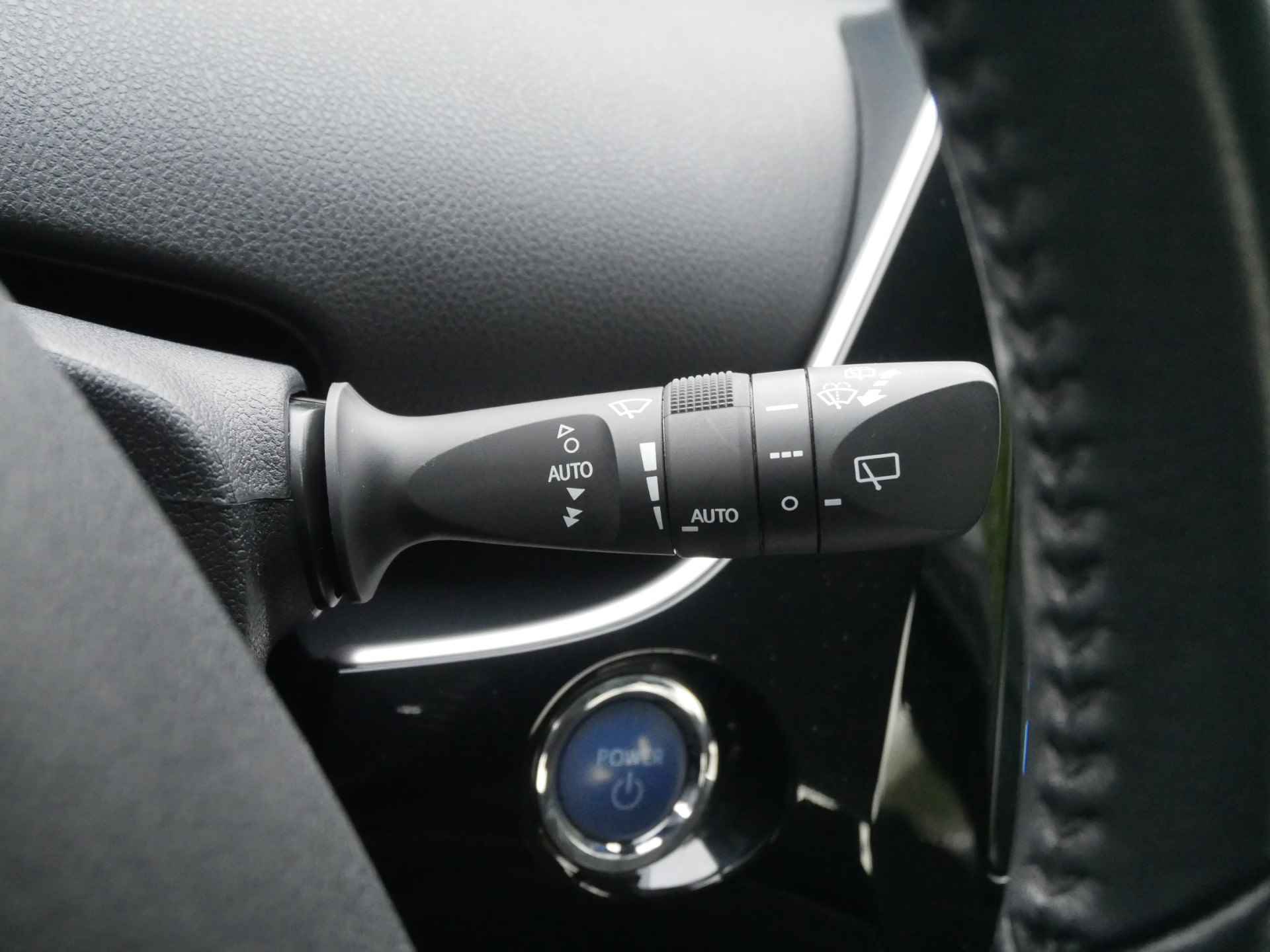 Toyota Prius 1.8 Hybrid Executive, JBL, Stoelverwarming, Luxe!! - 31/38