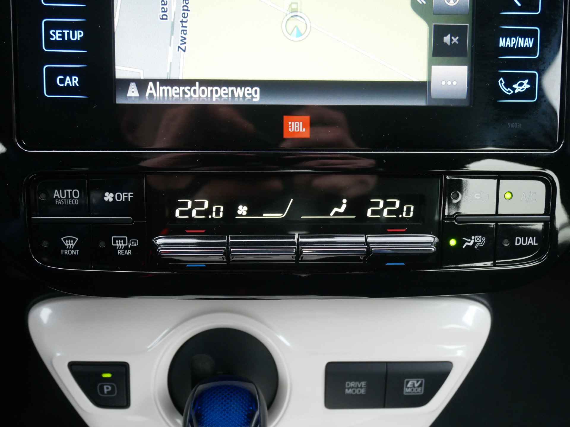Toyota Prius 1.8 Hybrid Executive, JBL, Stoelverwarming, Luxe!! - 33/38