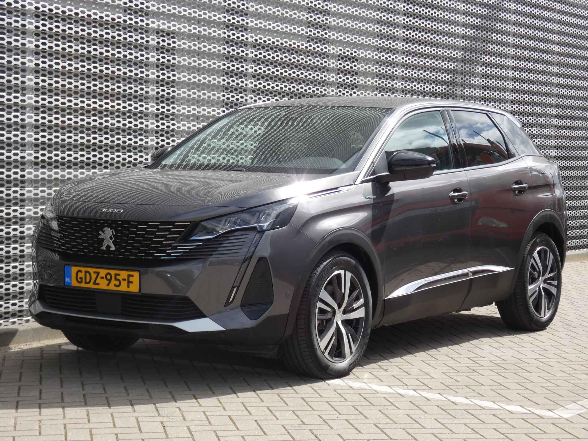 Peugeot 3008 1.6 HYbrid 225PK Allure Pack Business ! Dodehoek bewaking | Camera | Navigatie | Parkeerhulp ! - 4/38