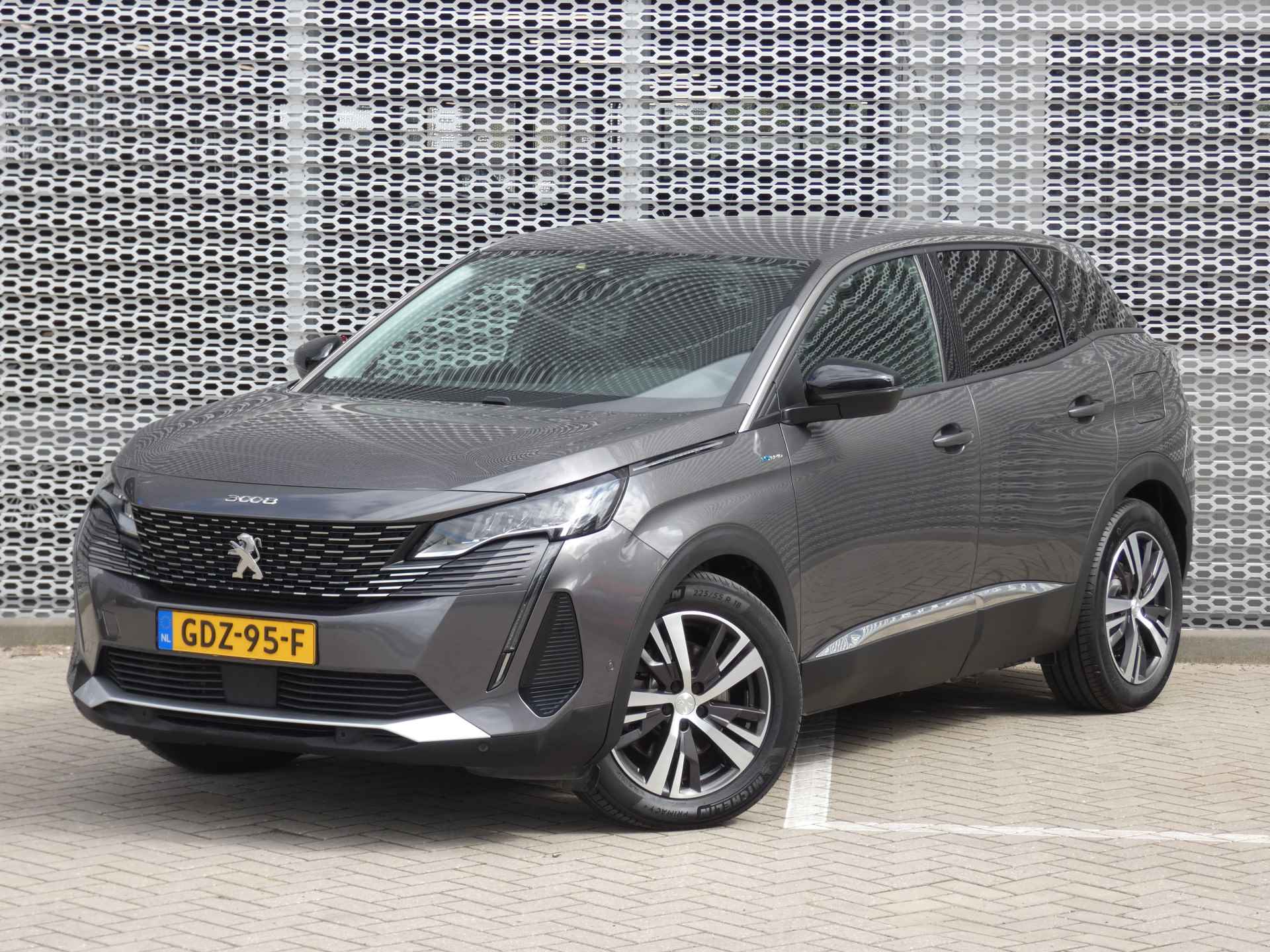 Peugeot 3008 1.6 HYbrid 225PK Allure Pack Business ! Dodehoek bewaking | Camera | Navigatie | Parkeerhulp ! - 31/38