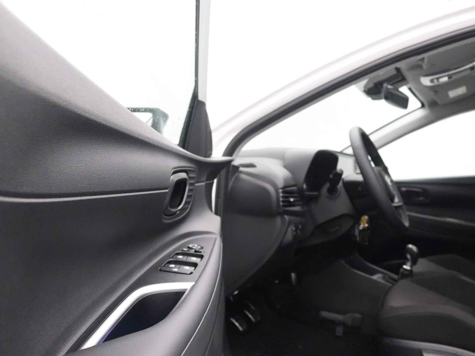 Hyundai Bayon 1.0 T-GDI Comfort Smart / Navigatie / Achteruitrijcamera / Cruise Control / Bluetooth / Bluelink / - 28/68