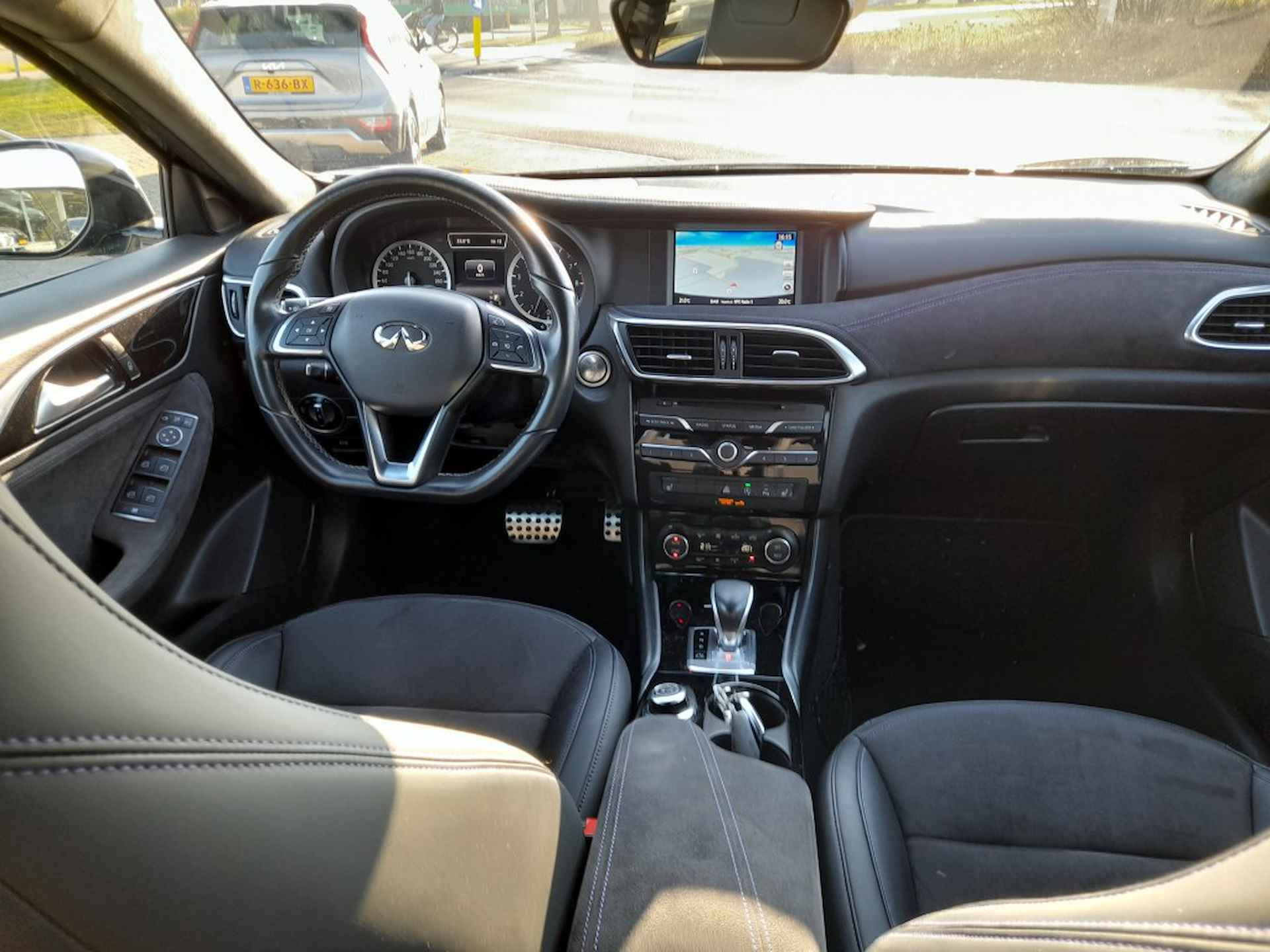 INFINITI Q30 1.6T SPORT AUTOMAAT CAMERA - 15/37