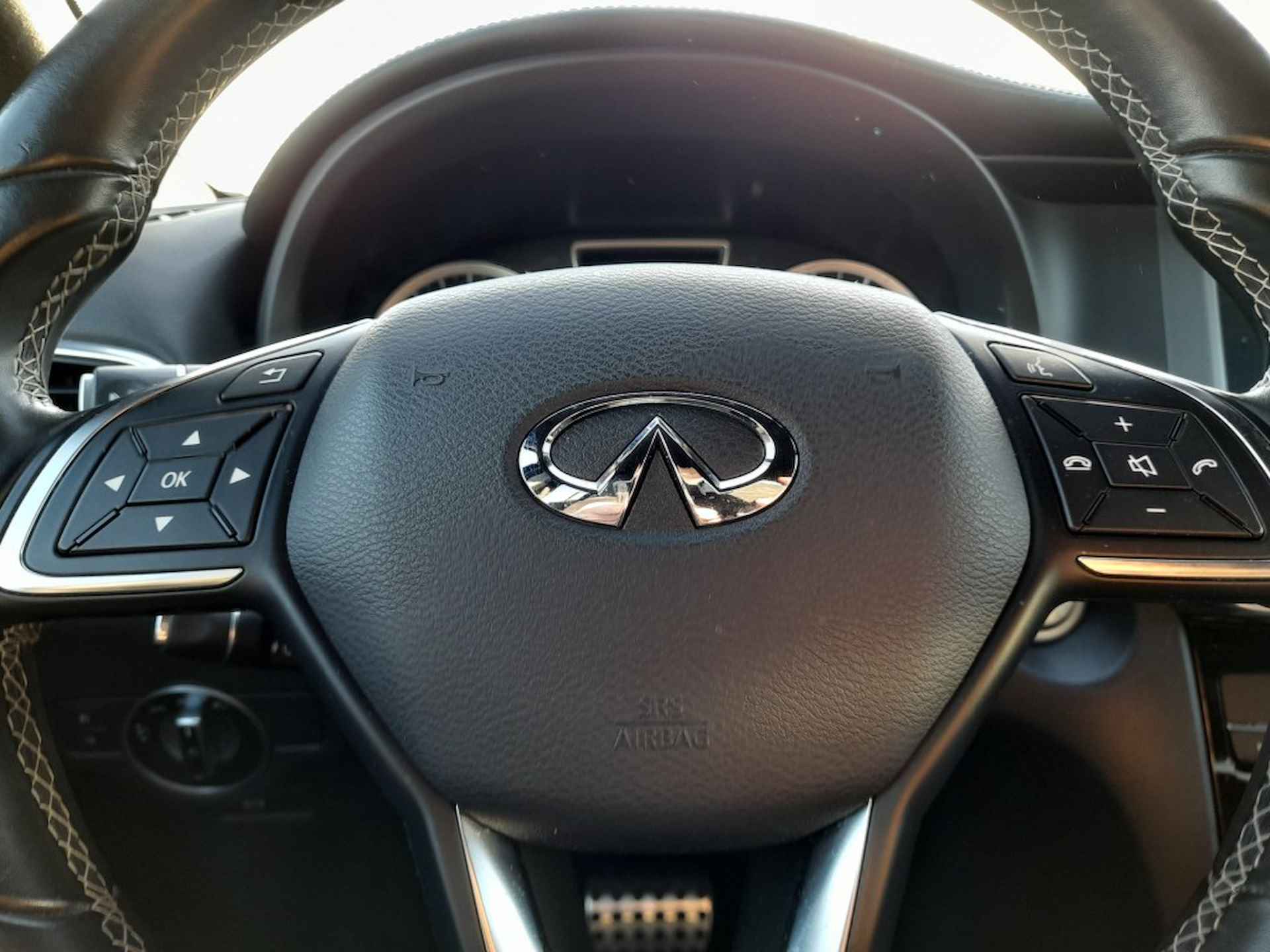 INFINITI Q30 1.6T SPORT AUTOMAAT CAMERA - 28/37