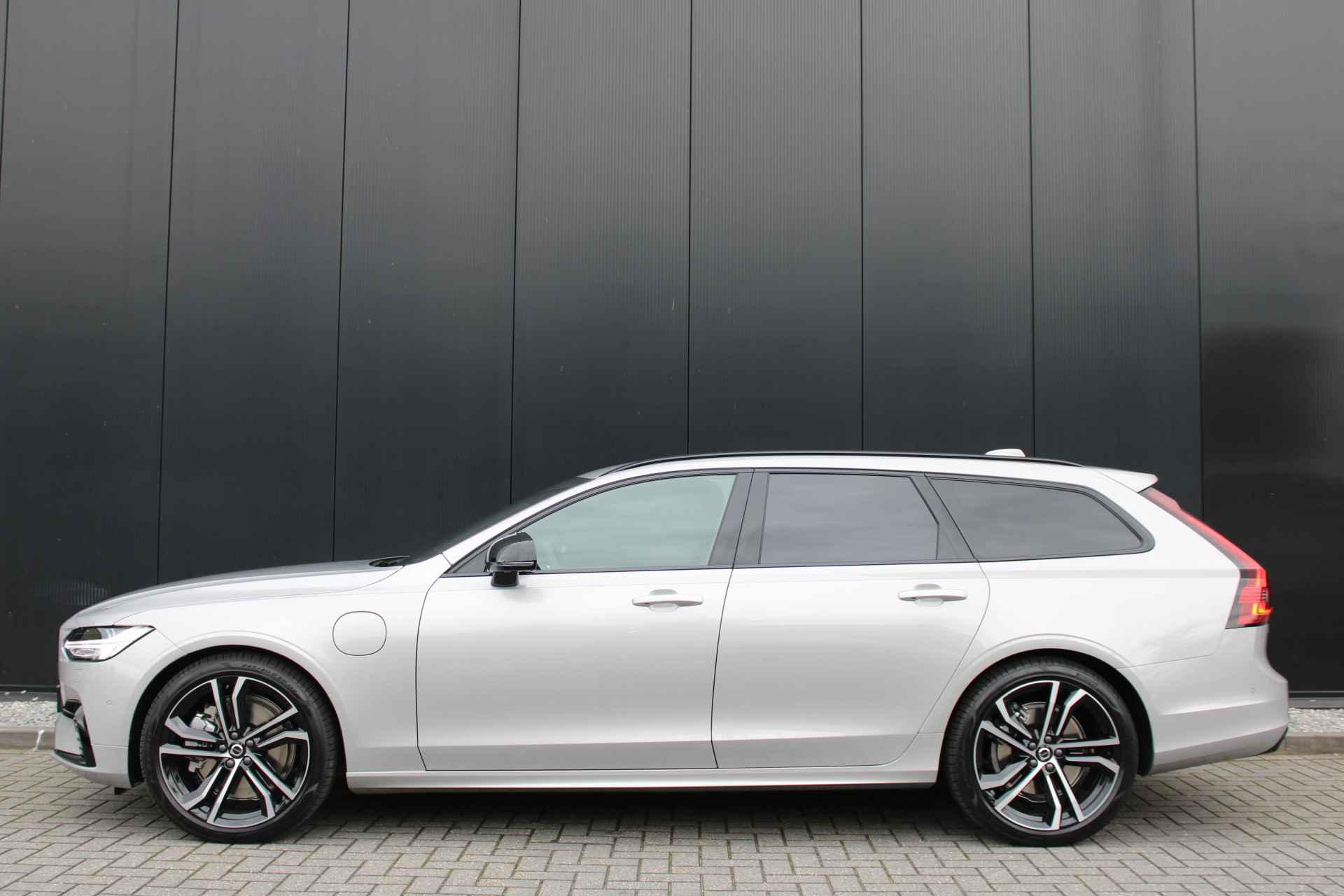 Volvo V90 T8 Recharge AWD Ultimate Dark - 4/18