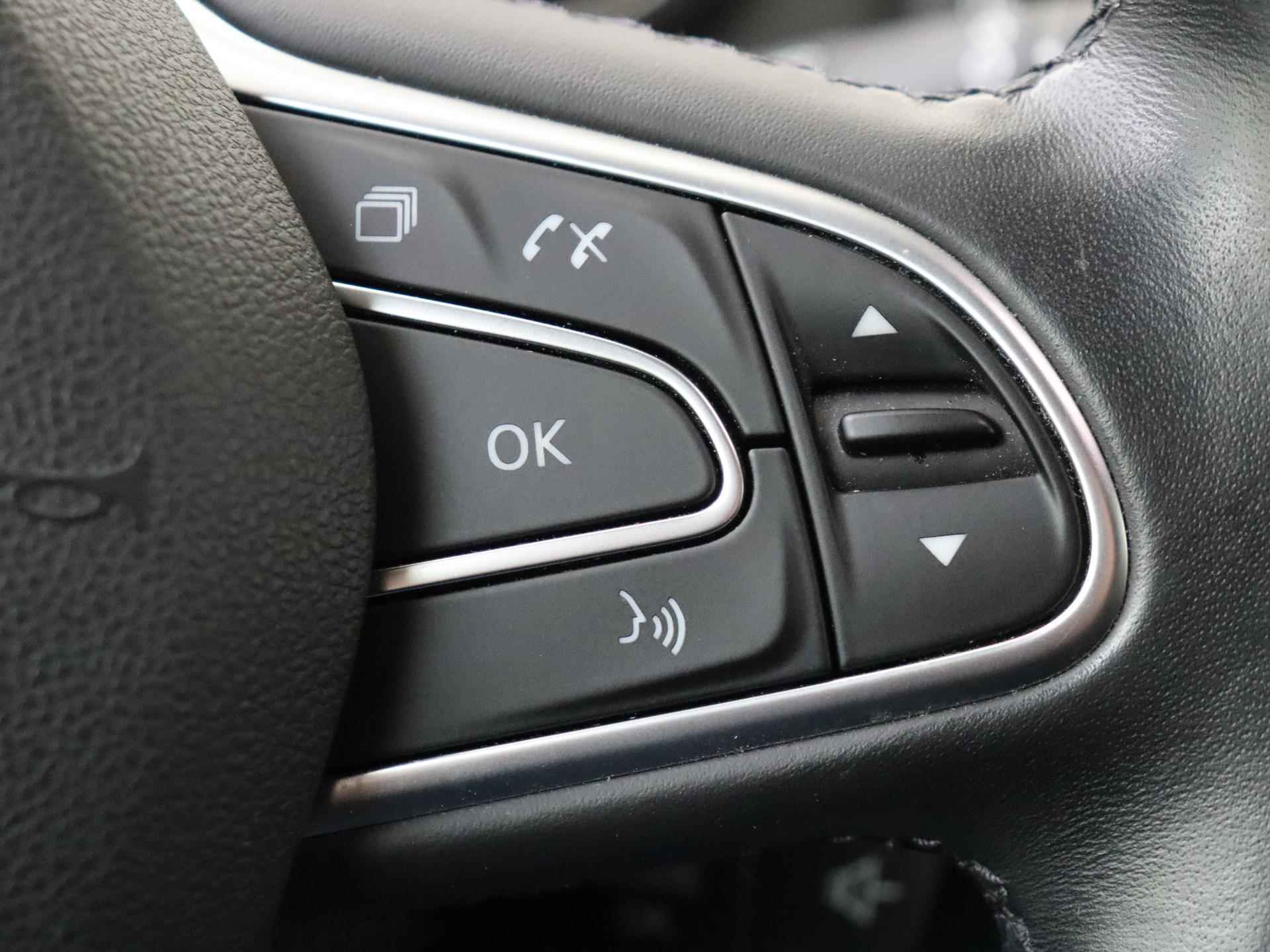 Renault Talisman Estate 1.8 - 225PK TCe Intens Automaat | 4Control |  Navigatie | Cruise Control | Climate Control | Apple Carplay/Android Auto | Parkeersensoren | Dodehoek detectie | Camera | Licht & Regen Sensor | LED Lampen | Electrische Ramen | Centrale Deurvergrendeling | - 16/27