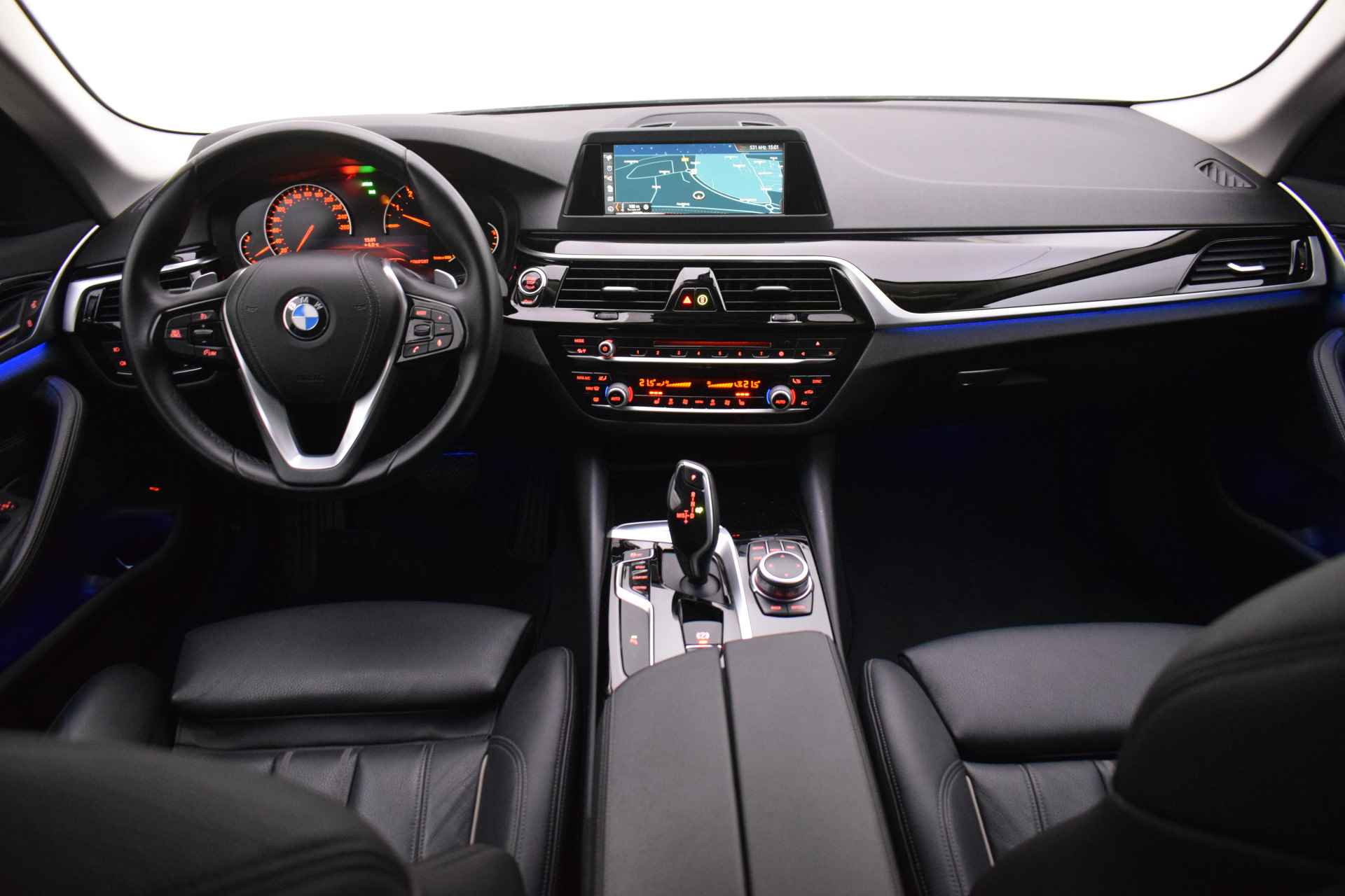 BMW 5 Serie 530iA SPORT LINE High Edition LED/NAVI/CAMERA/DAKOTA LEDER/ELEK STOELEN+VERW./CRUISE/PDC V+A/LMV - 17/25