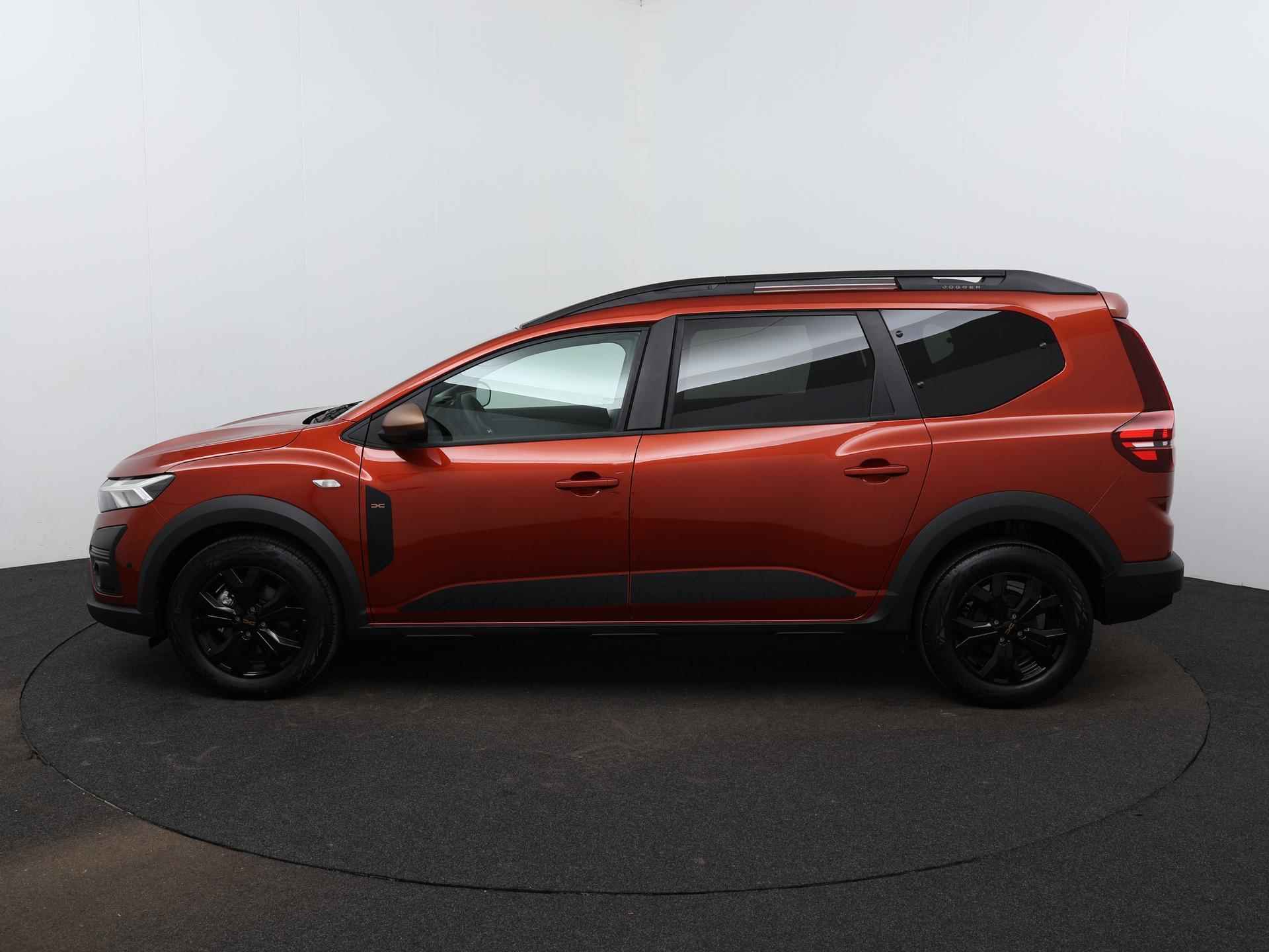 Dacia Jogger 1.0 TCe 110 Extreme 7p. | Navigatie | Draadloze Carplay | Parkeersensoren & Camera | Blind Spot | Elektronische Handrem | Hoogte verstelbare Stoel | Middenconsole | NIEUW & DIRECT LEVERBAAR! | - 2/19